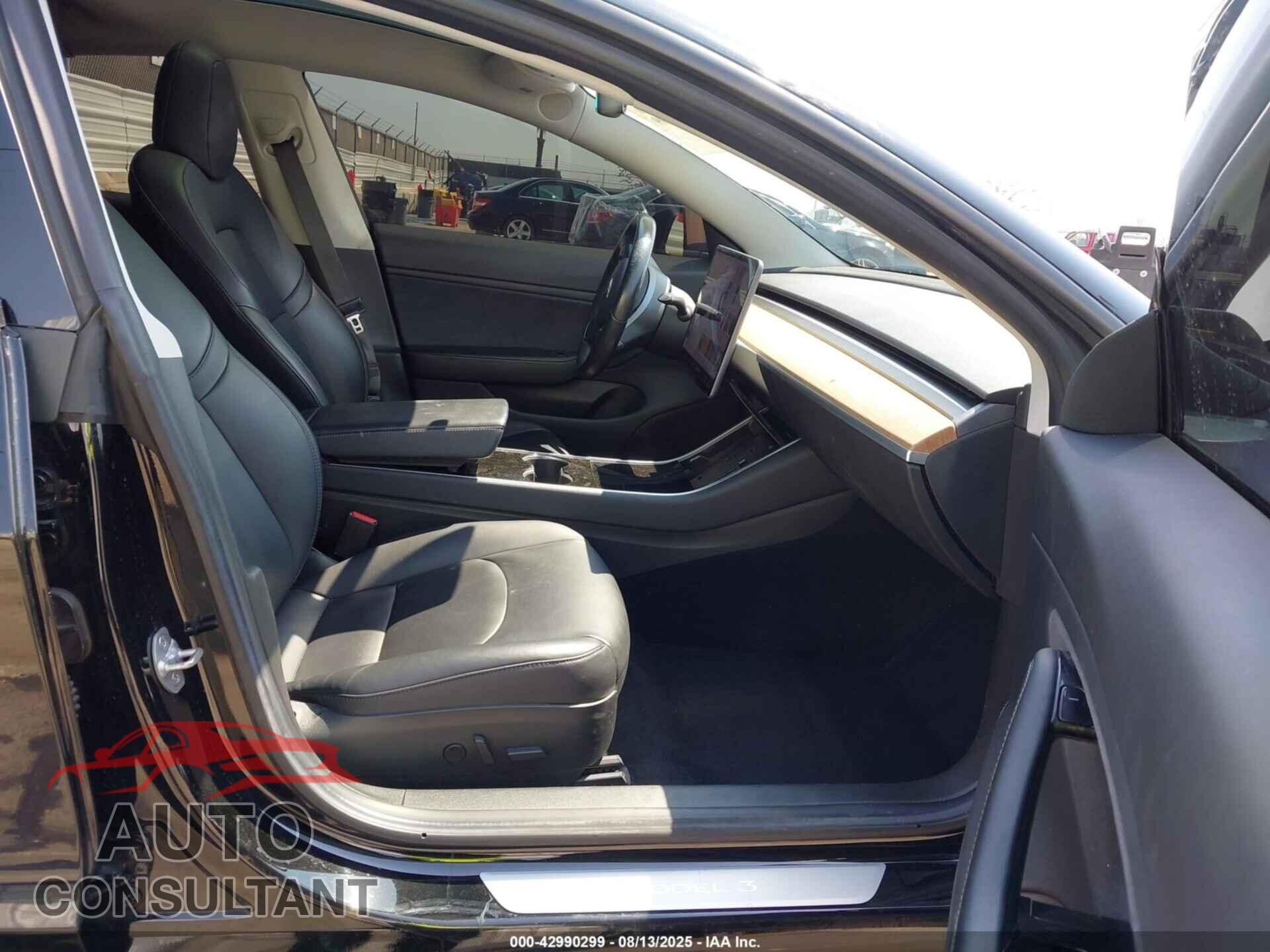 TESLA MODEL 3 2018 - 5YJ3E1EA2JF011381