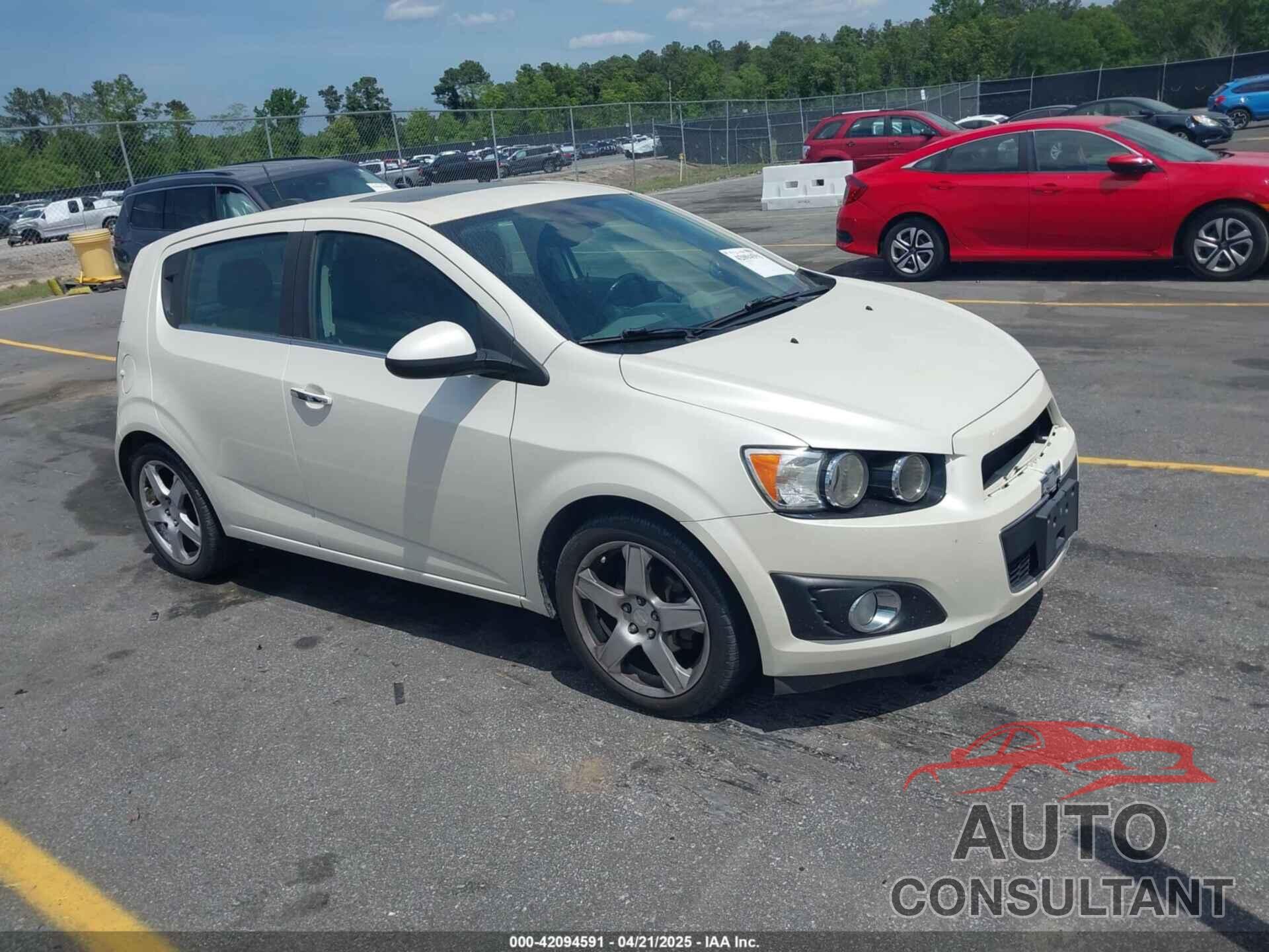 CHEVROLET SONIC 2015 - 1G1JE6SB9F4116735