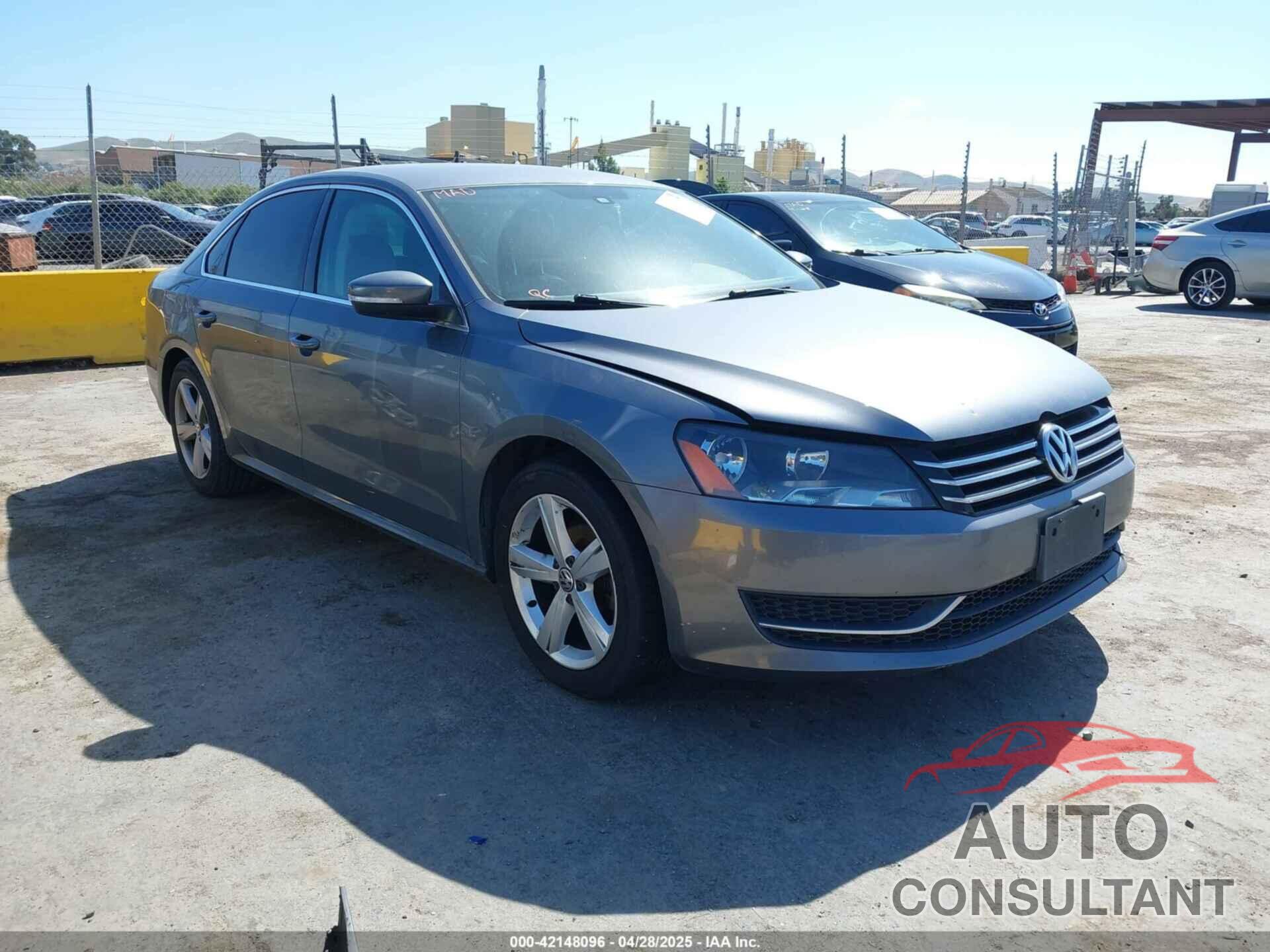 VOLKSWAGEN PASSAT 2013 - 1VWBP7A35DC148149