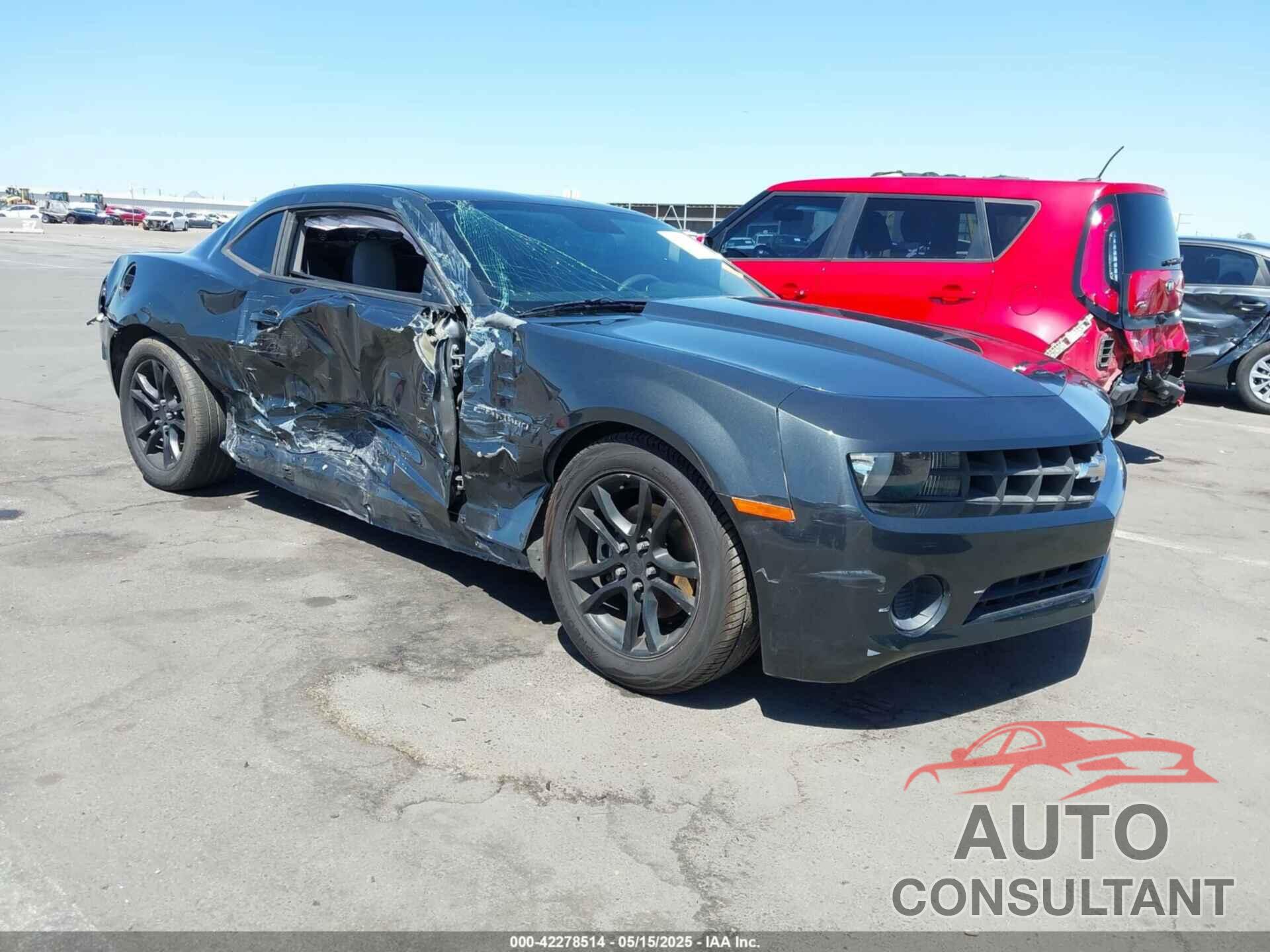 CHEVROLET CAMARO 2013 - 2G1FA1E36D9137352