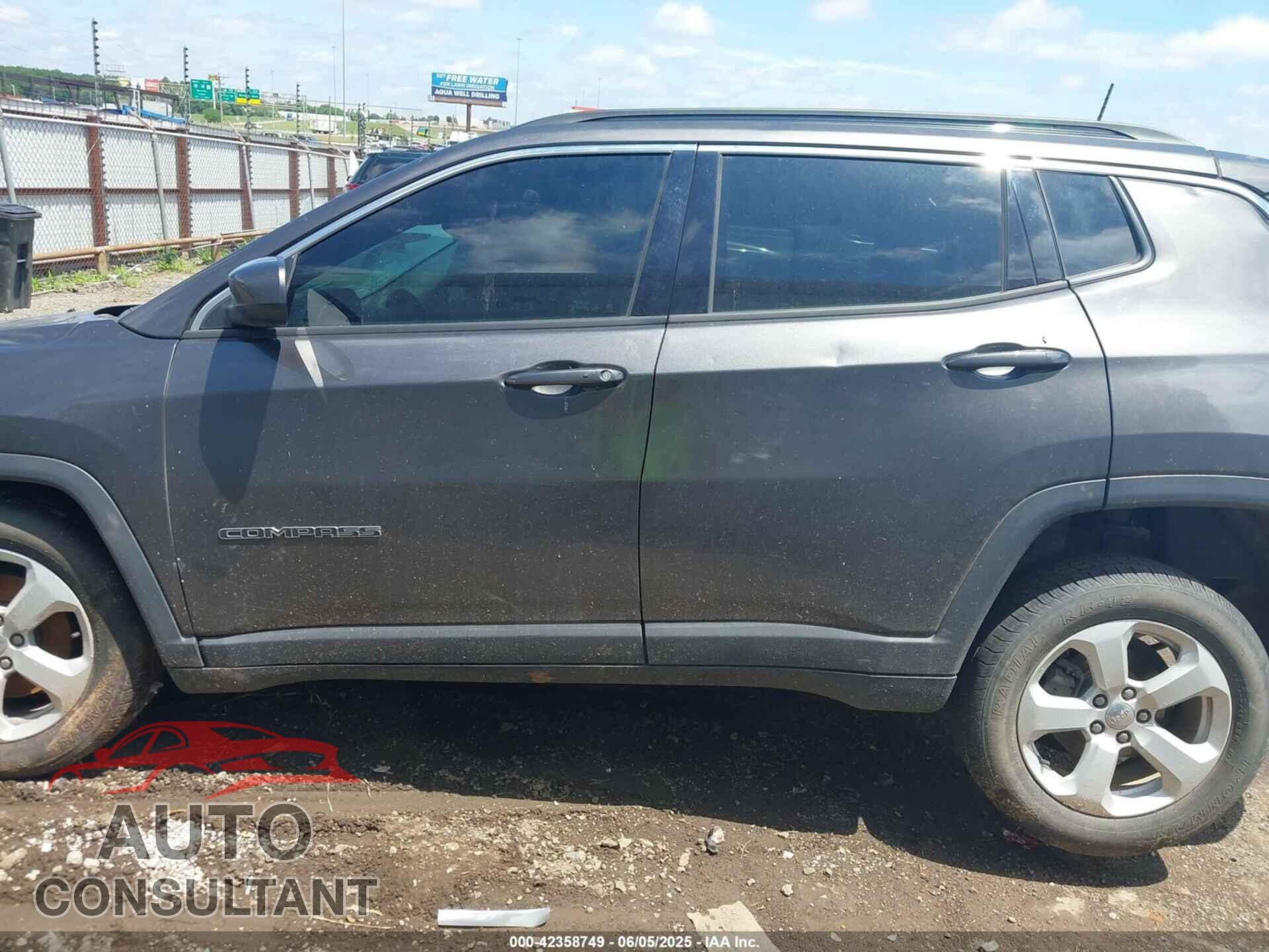 JEEP COMPASS 2018 - 3C4NJDBB7JT103901