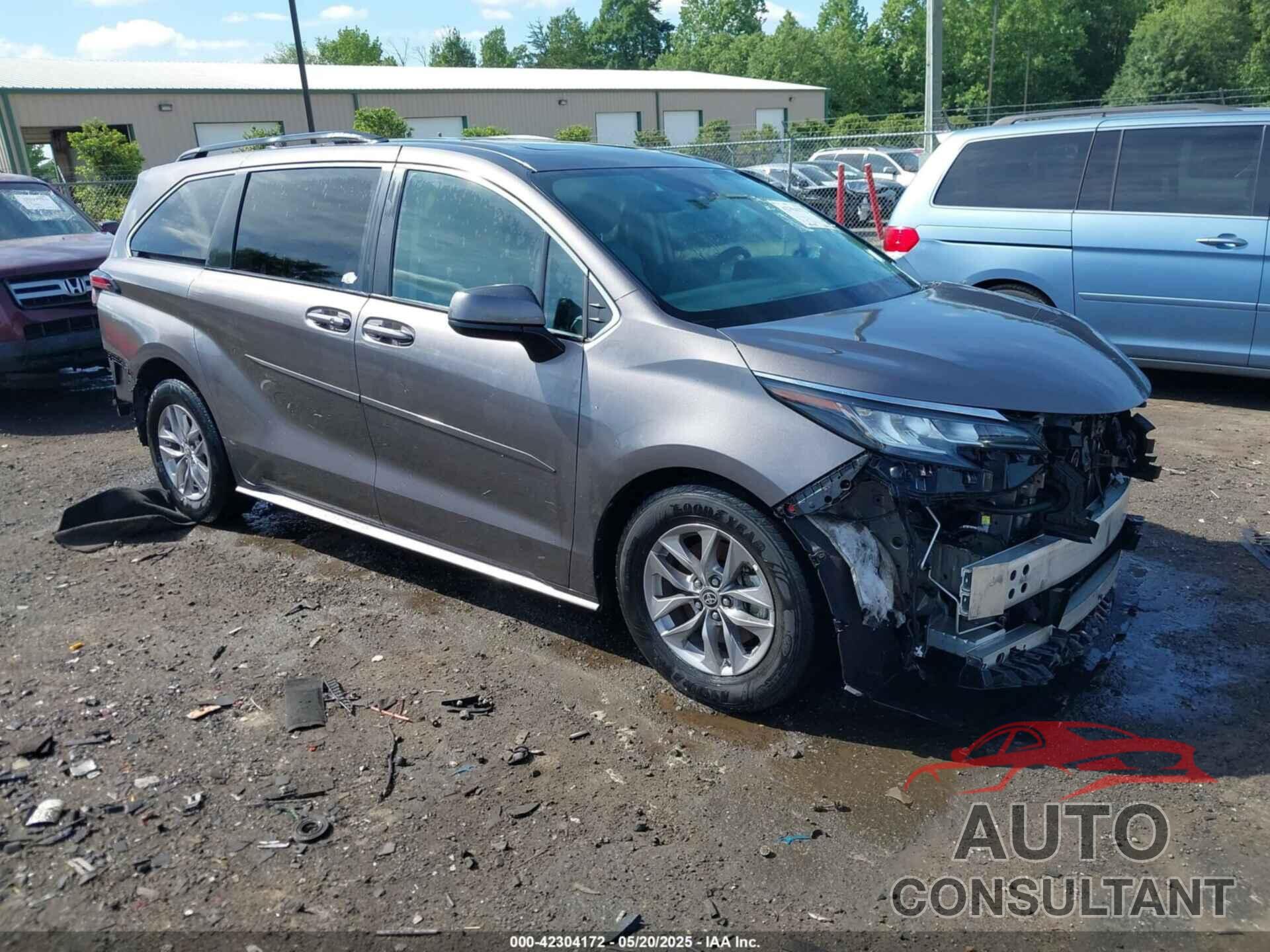 TOYOTA SIENNA 2022 - 5TDBSKFC1NS049616