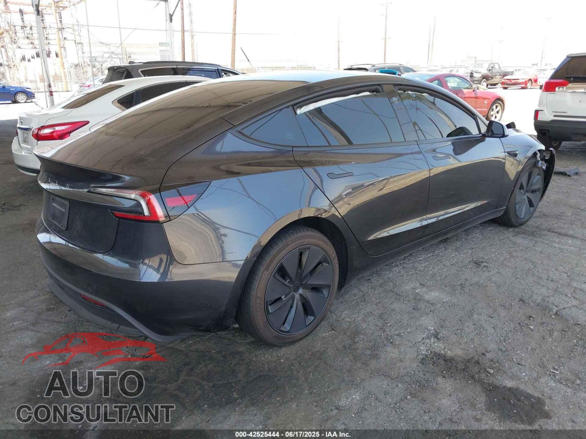 TESLA MODEL 3 2025 - 5YJ3E1EA5SF978214