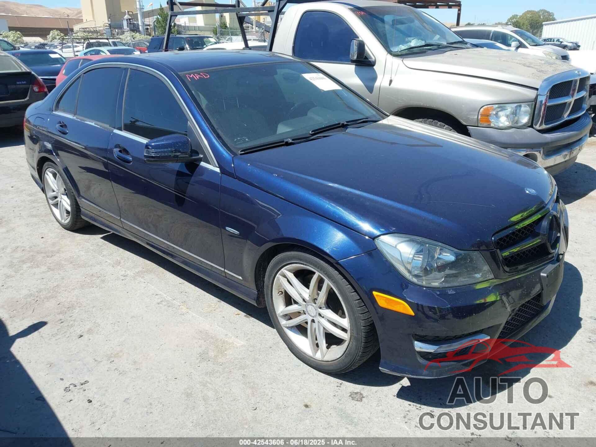 MERCEDES-BENZ C 250 2012 - WDDGF4HB7CR235463