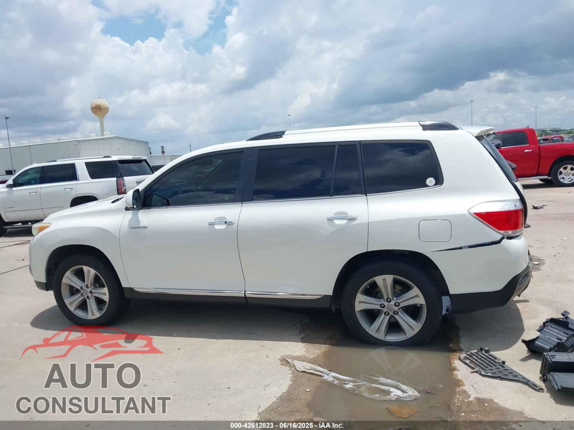 TOYOTA HIGHLANDER 2011 - 5TDYK3EH2BS040318
