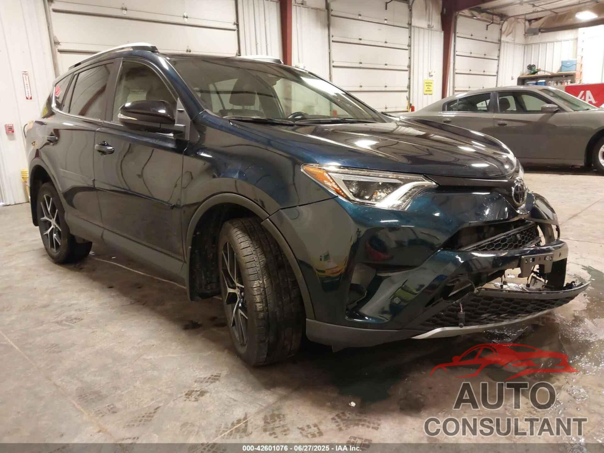 TOYOTA RAV4 2017 - JTMJFREV3HJ703903