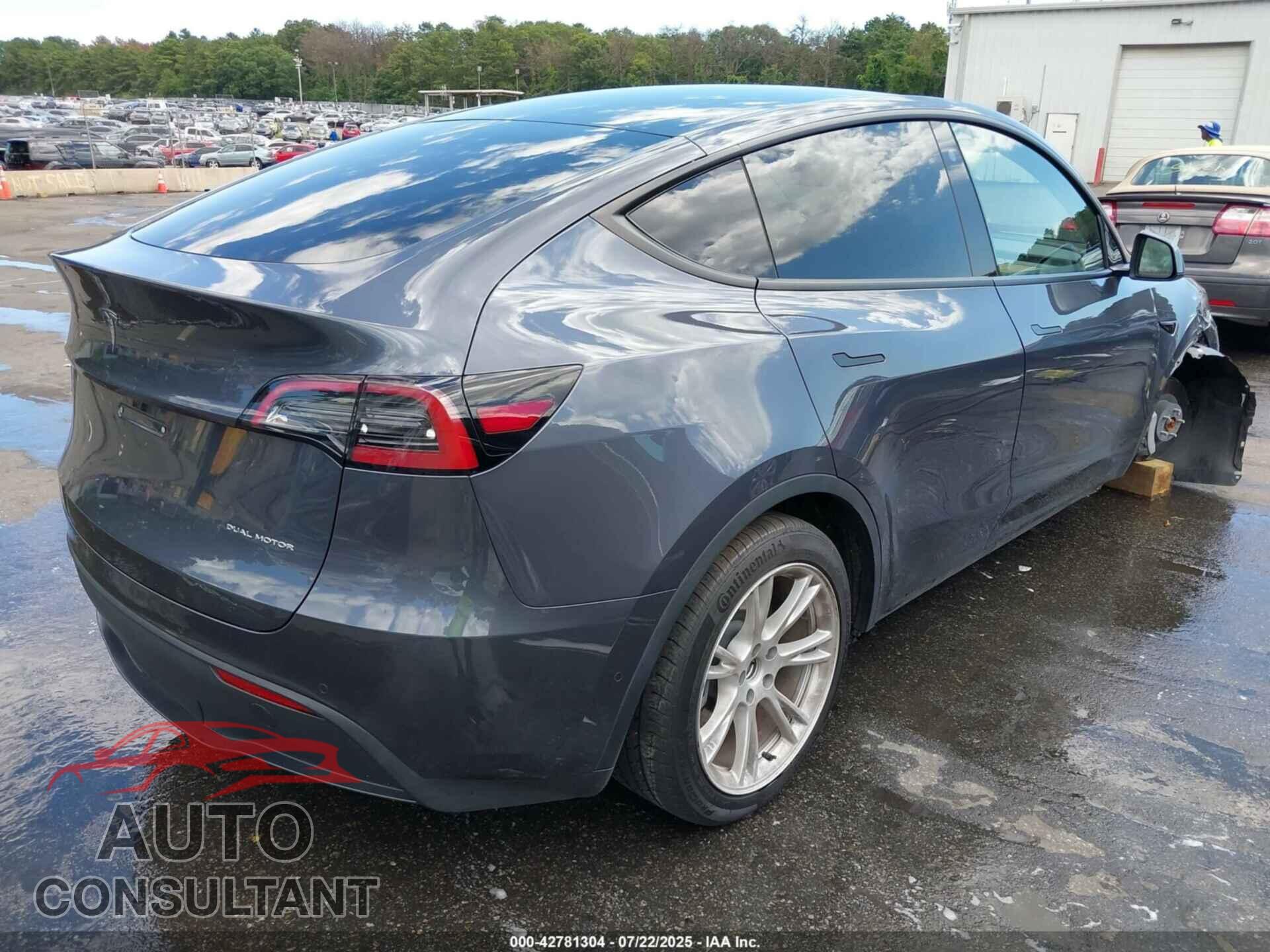 TESLA MODEL Y 2022 - 7SAYGDEE0NA022681