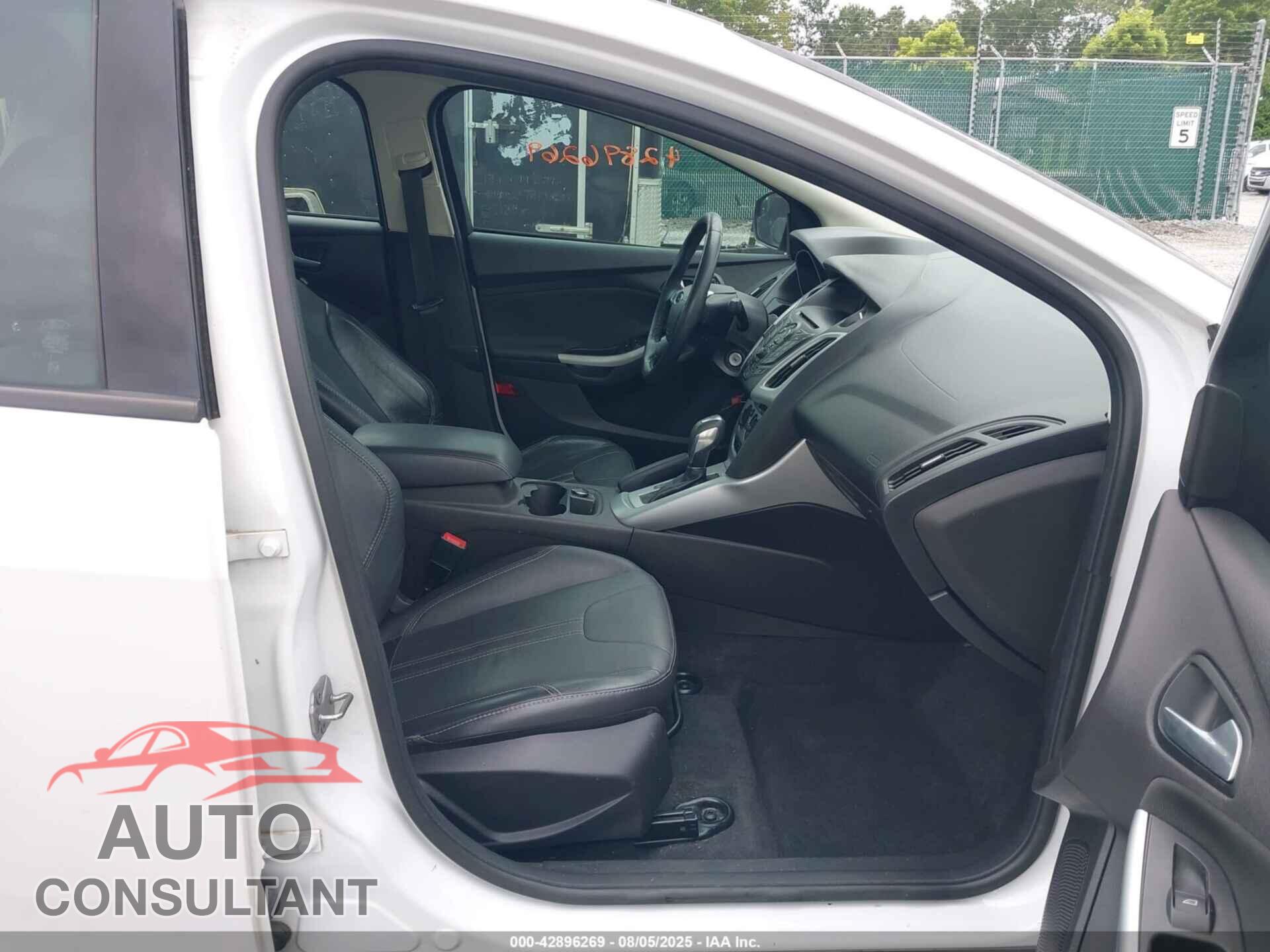 FORD FOCUS 2014 - 1FADP3F2XEL165119