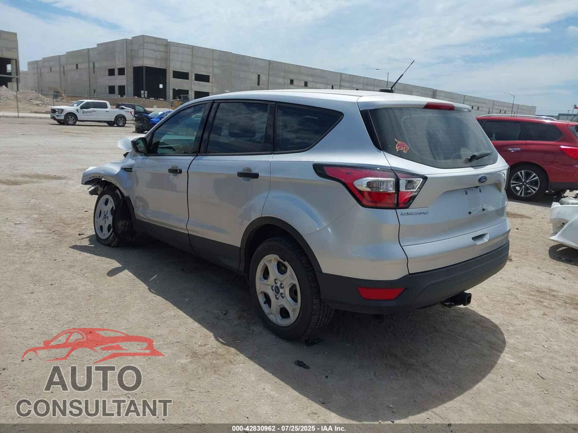 FORD ESCAPE 2017 - 1FMCU0F75HUE94216