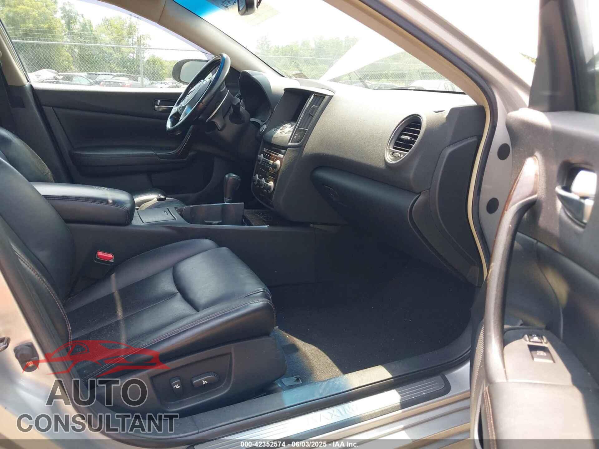 NISSAN MAXIMA 2009 - 1N4AA51E39C808529