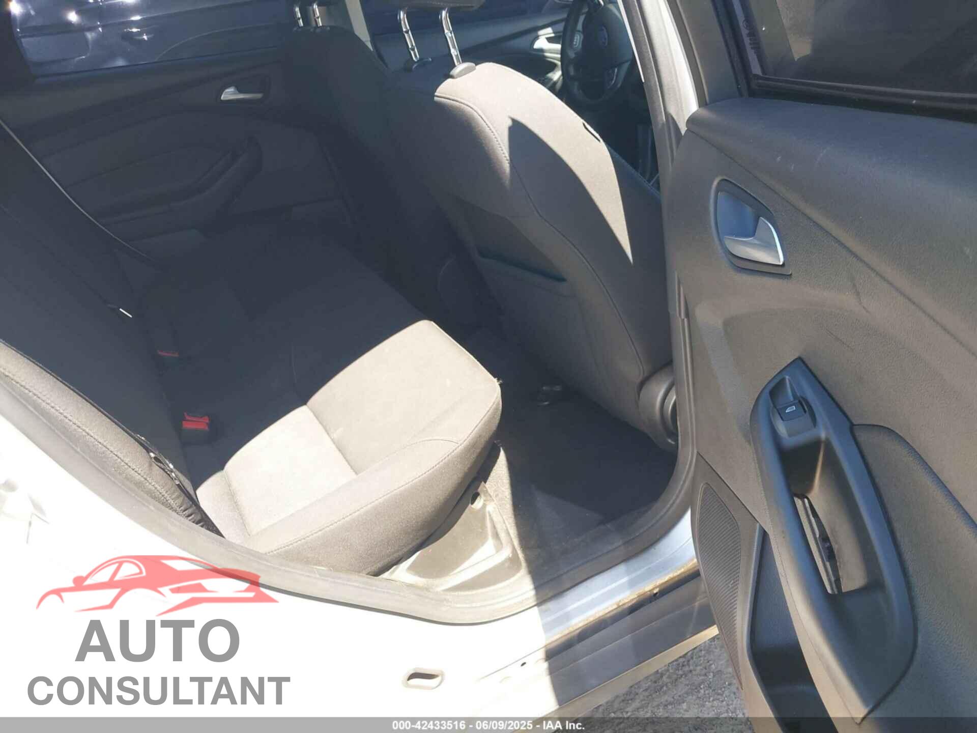 FORD FOCUS 2016 - 1FADP3F24GL286330