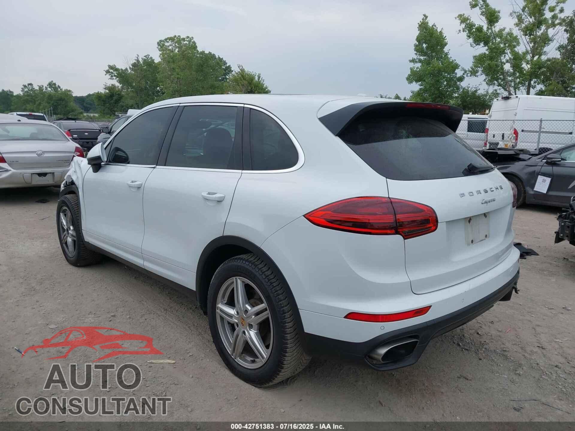 PORSCHE CAYENNE 2016 - WP1AA2A27GKA08834