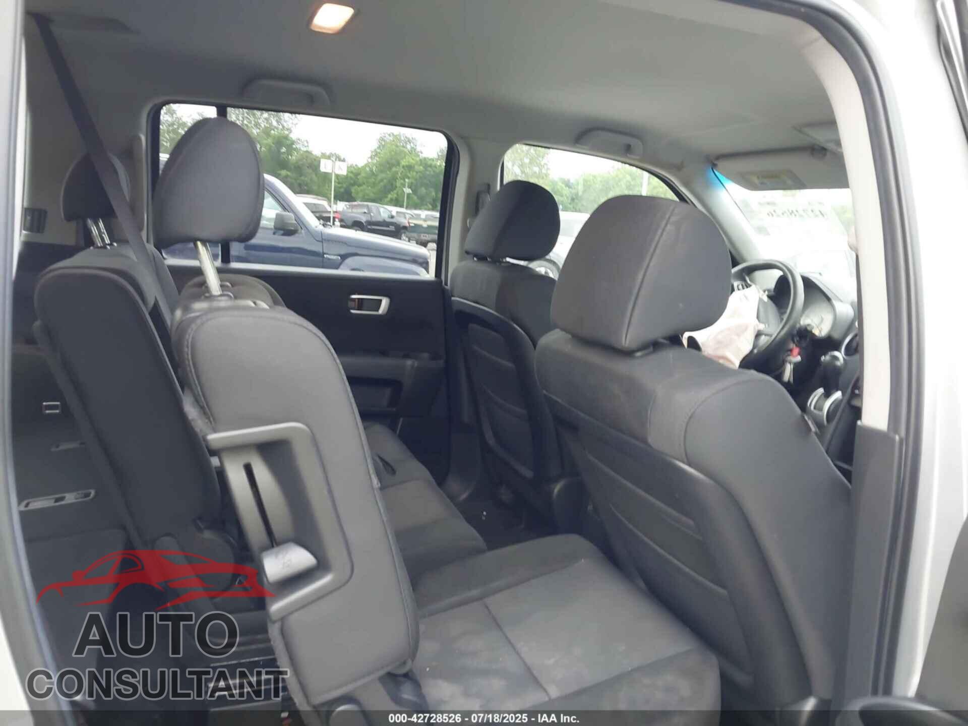 HONDA PILOT 2011 - 5FNYF4H46BB107171