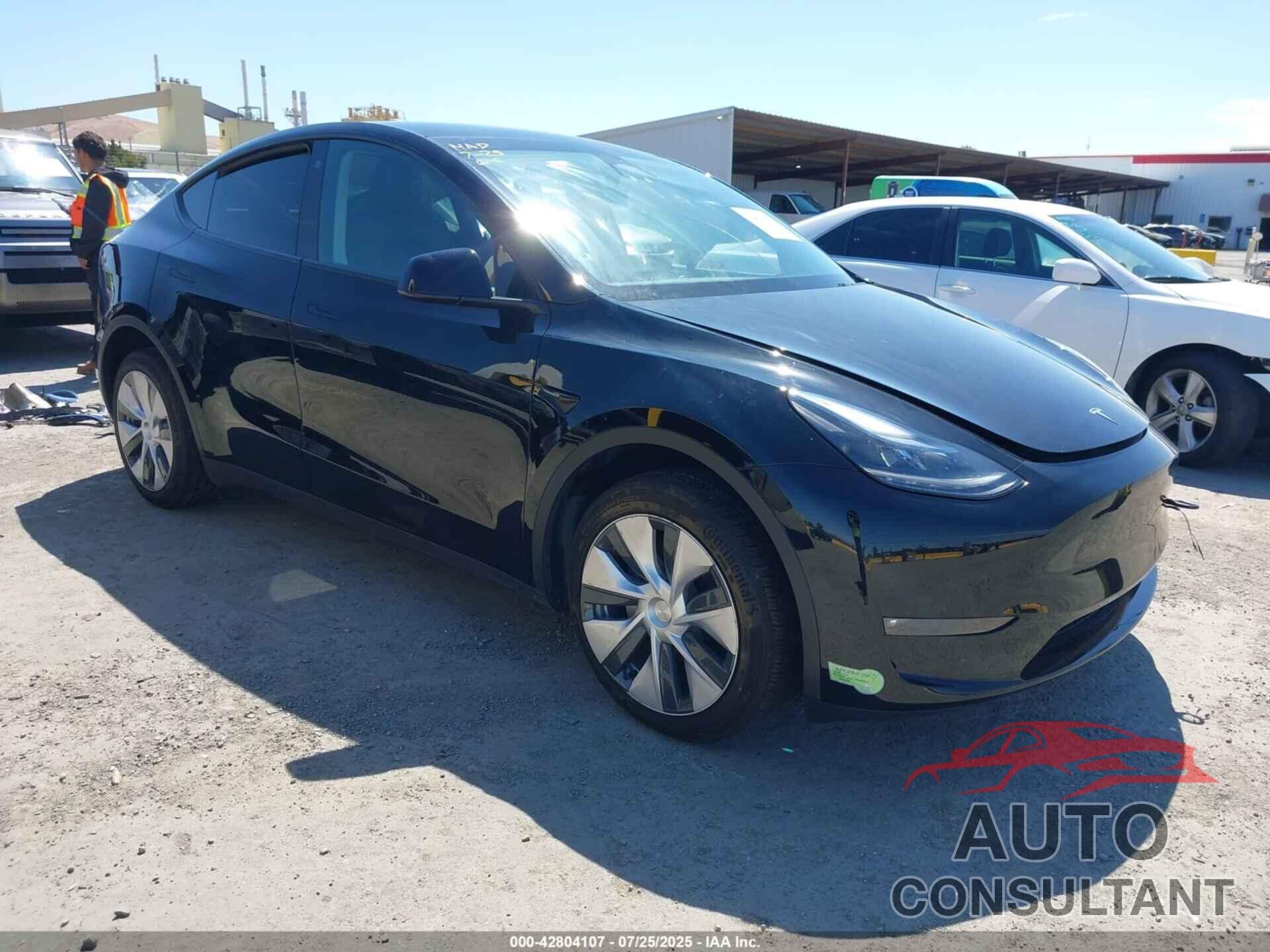 TESLA MODEL Y 2023 - 7SAYGDEE9PF637414