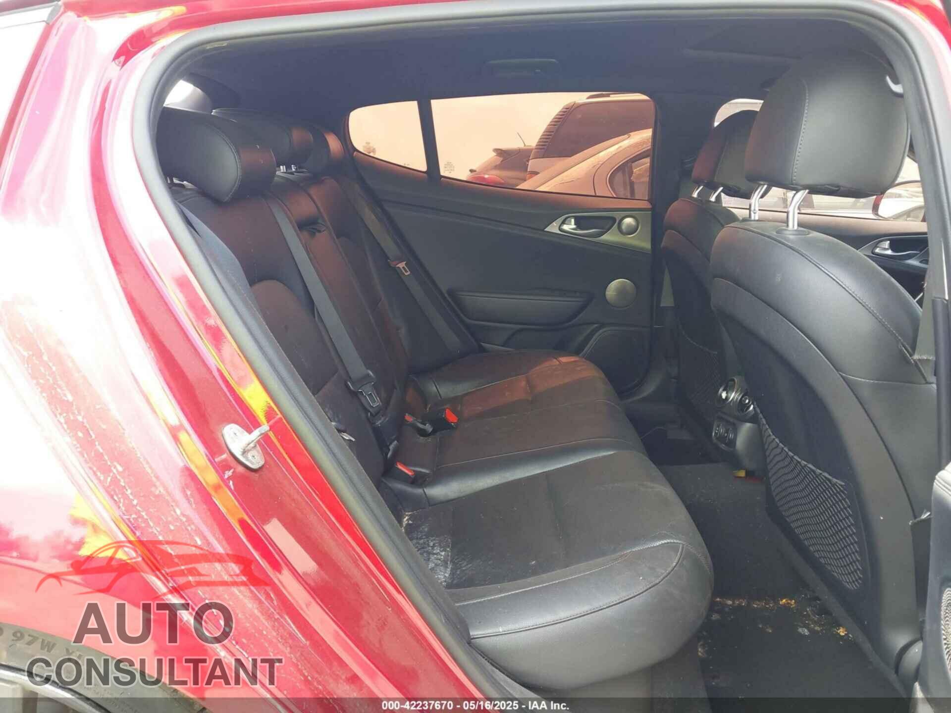 KIA STINGER 2018 - KNAE45LC1J6034666