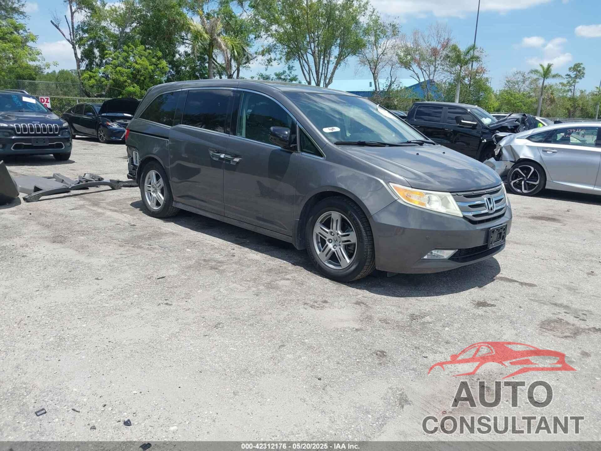 HONDA ODYSSEY 2013 - 5FNRL5H96DB068843