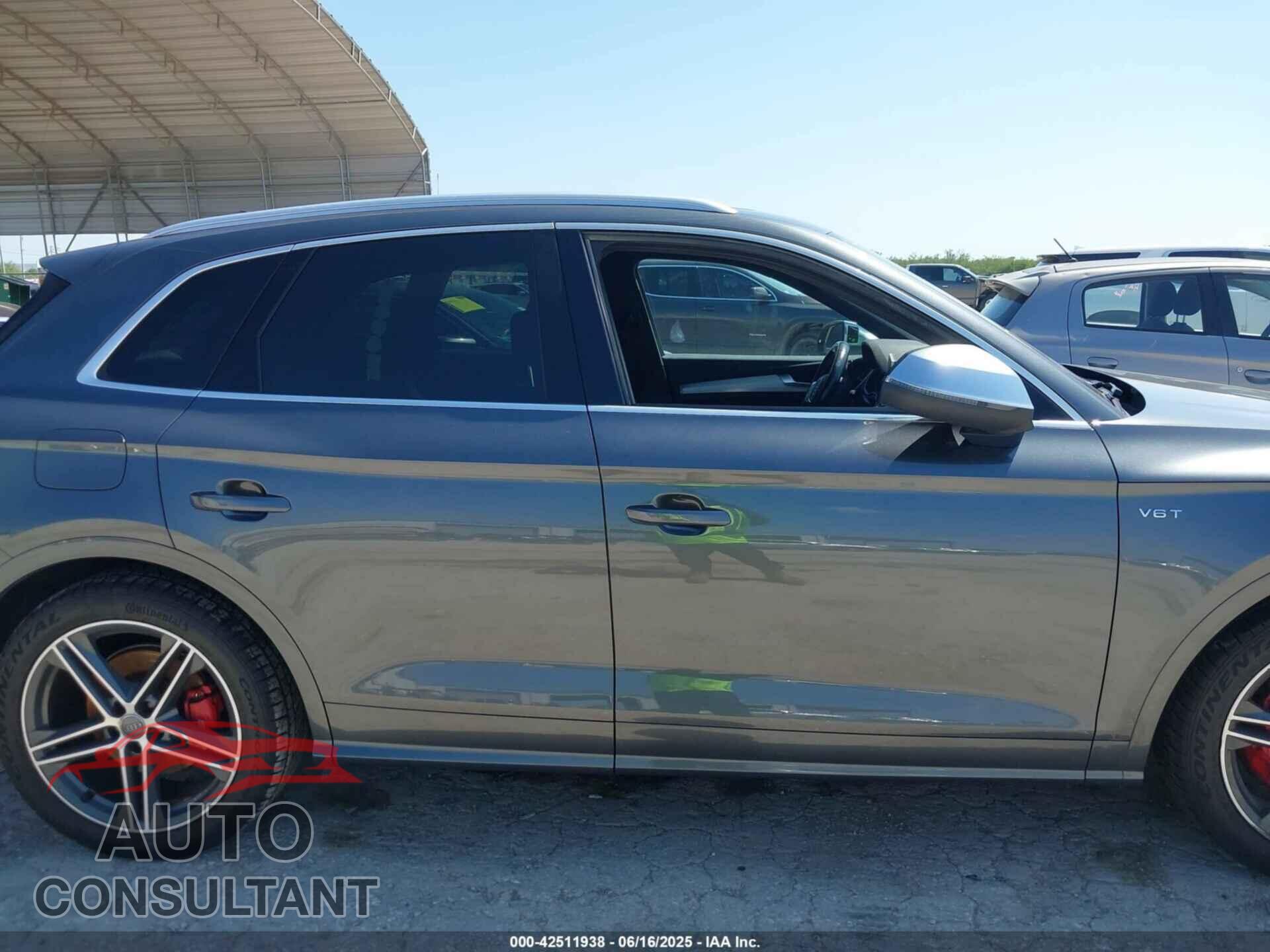 AUDI SQ5 2018 - WA1A4AFY2J2028443