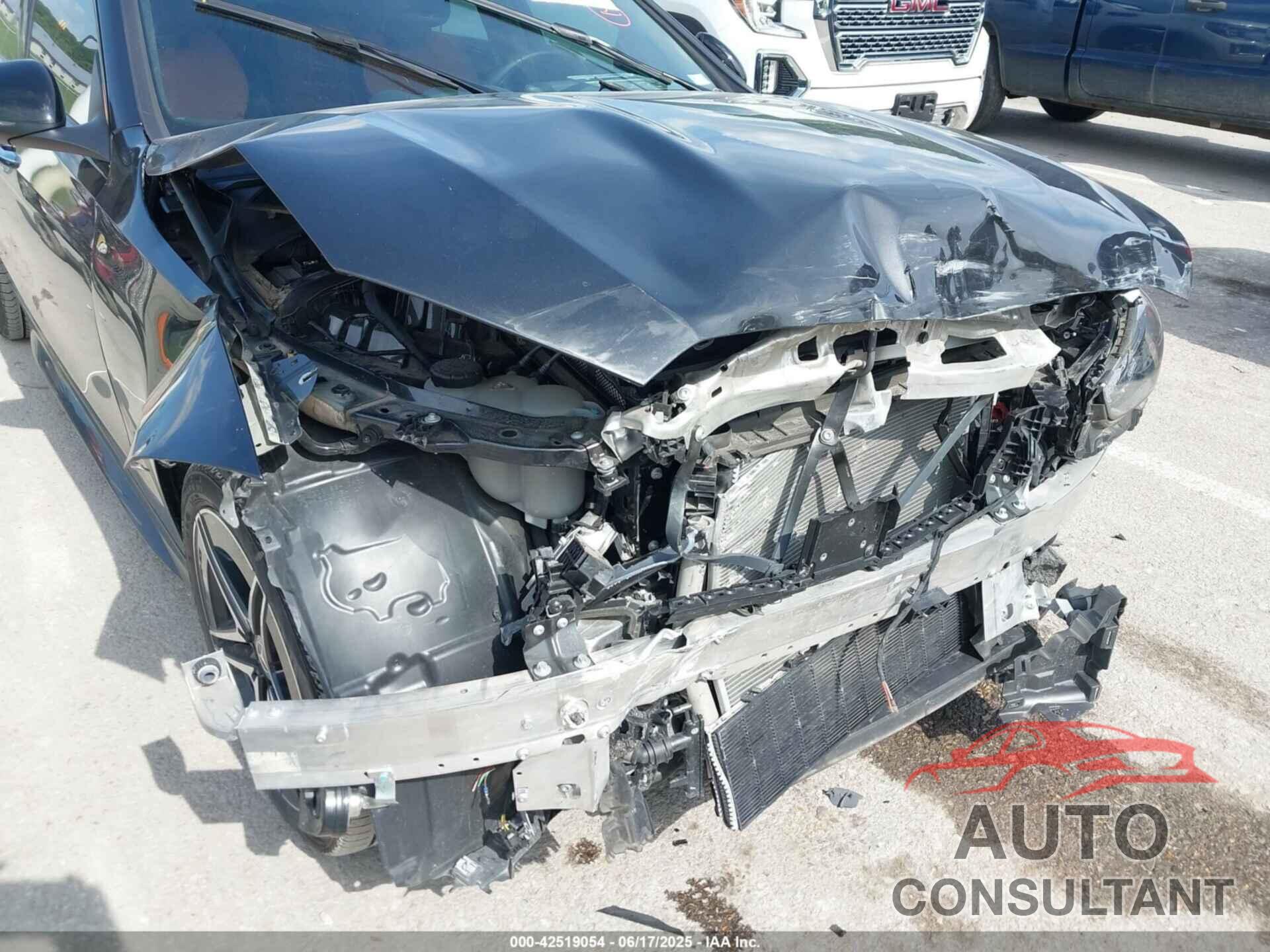 MERCEDES-BENZ C 300 2023 - W1KAF4HB6PR151162