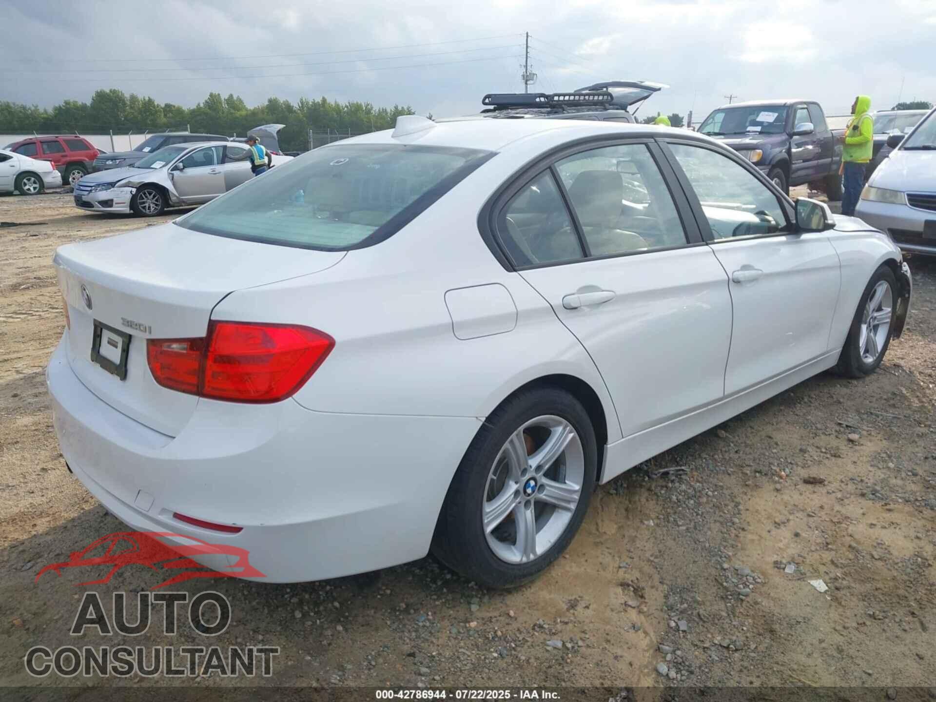 BMW 320I 2014 - WBA3B1G57ENS79694