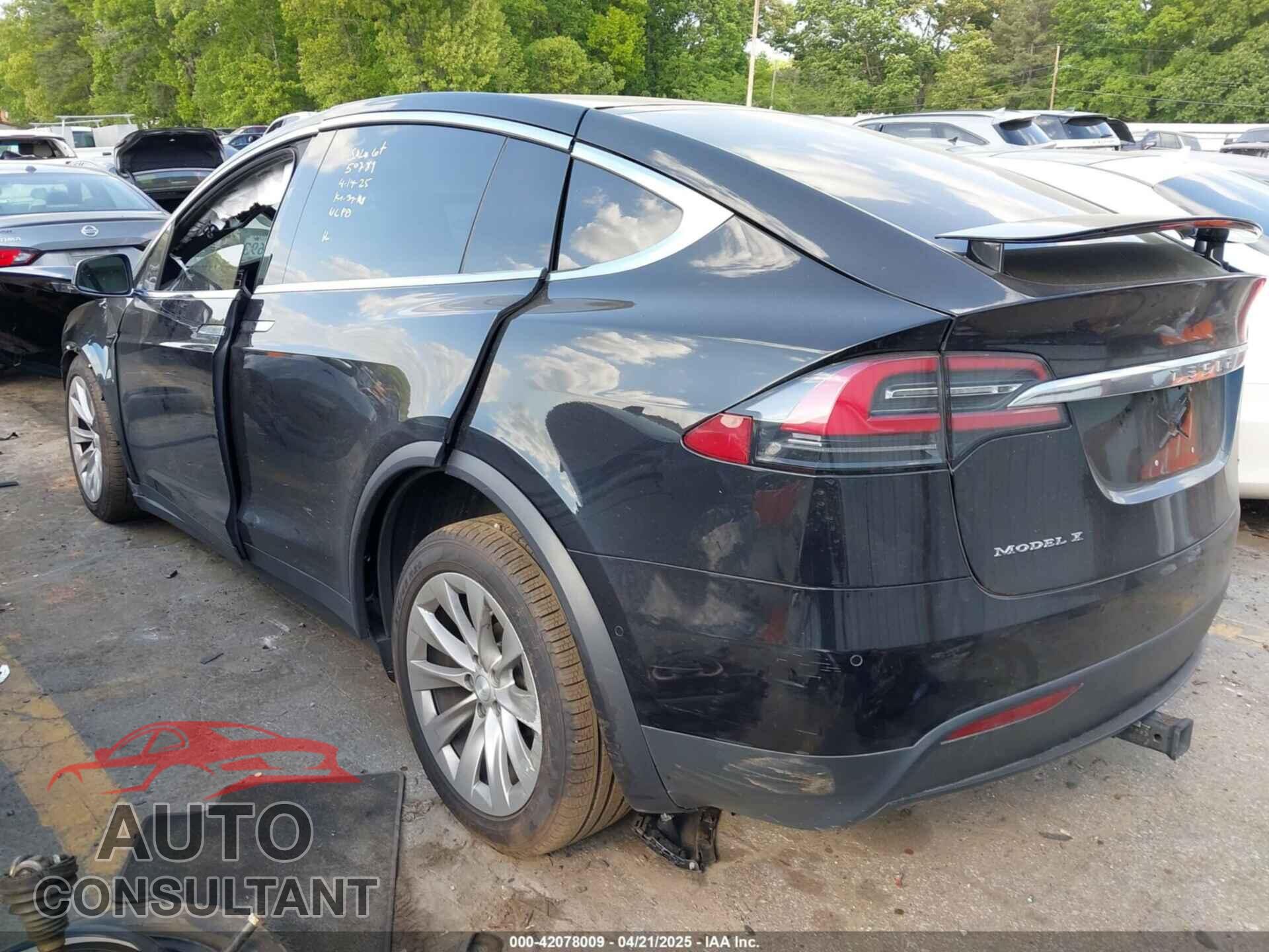 TESLA MODEL X 2018 - 5YJXCAE23JF088082