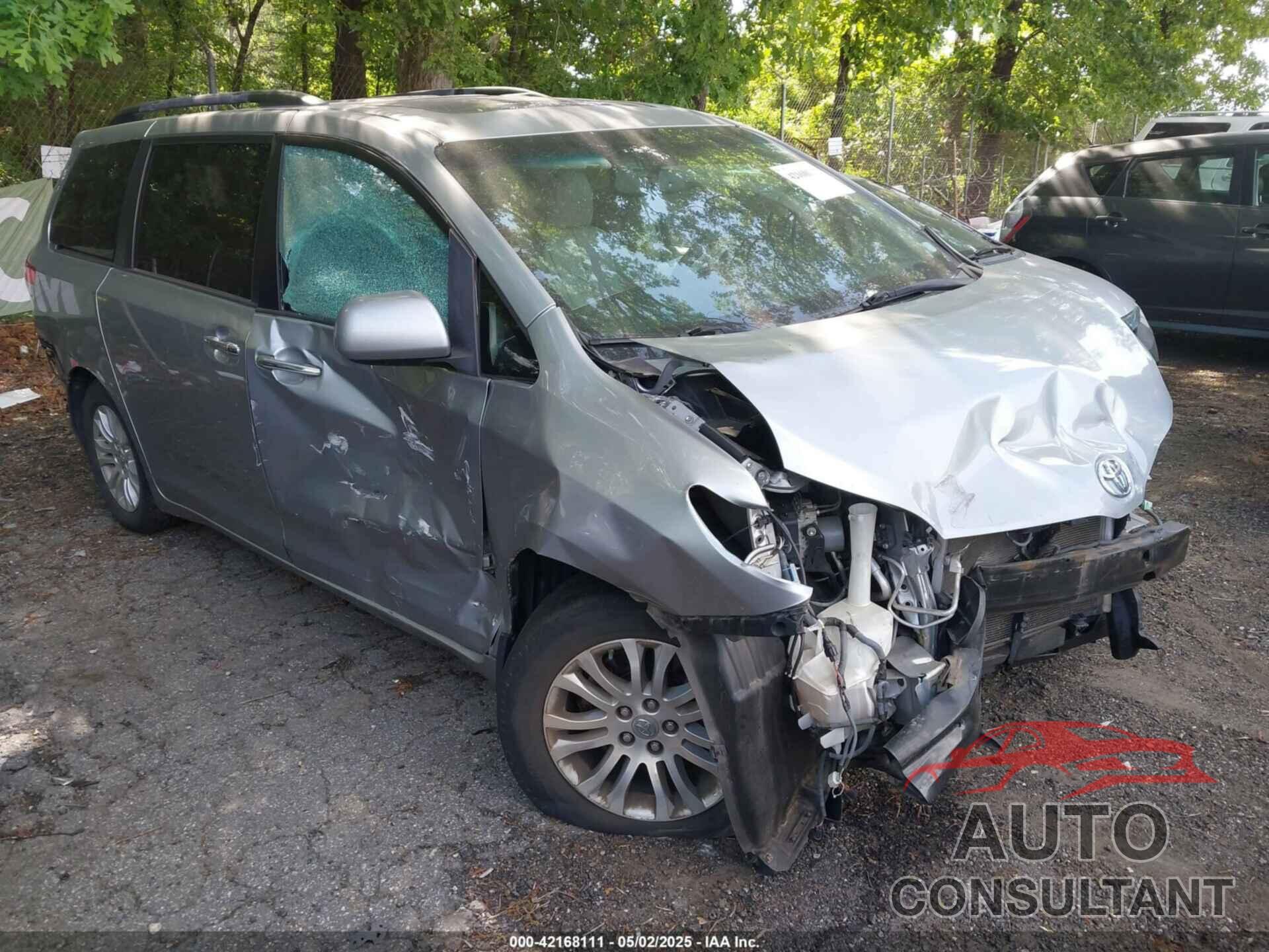 TOYOTA SIENNA 2011 - 5TDYK3DC4BS144279