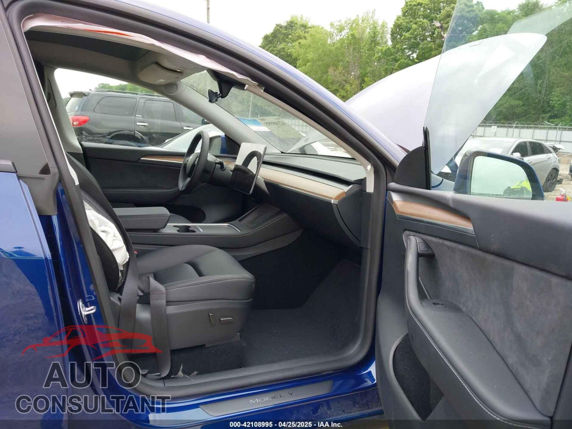 TESLA MODEL Y 2024 - 7SAYGAEE4RF161266