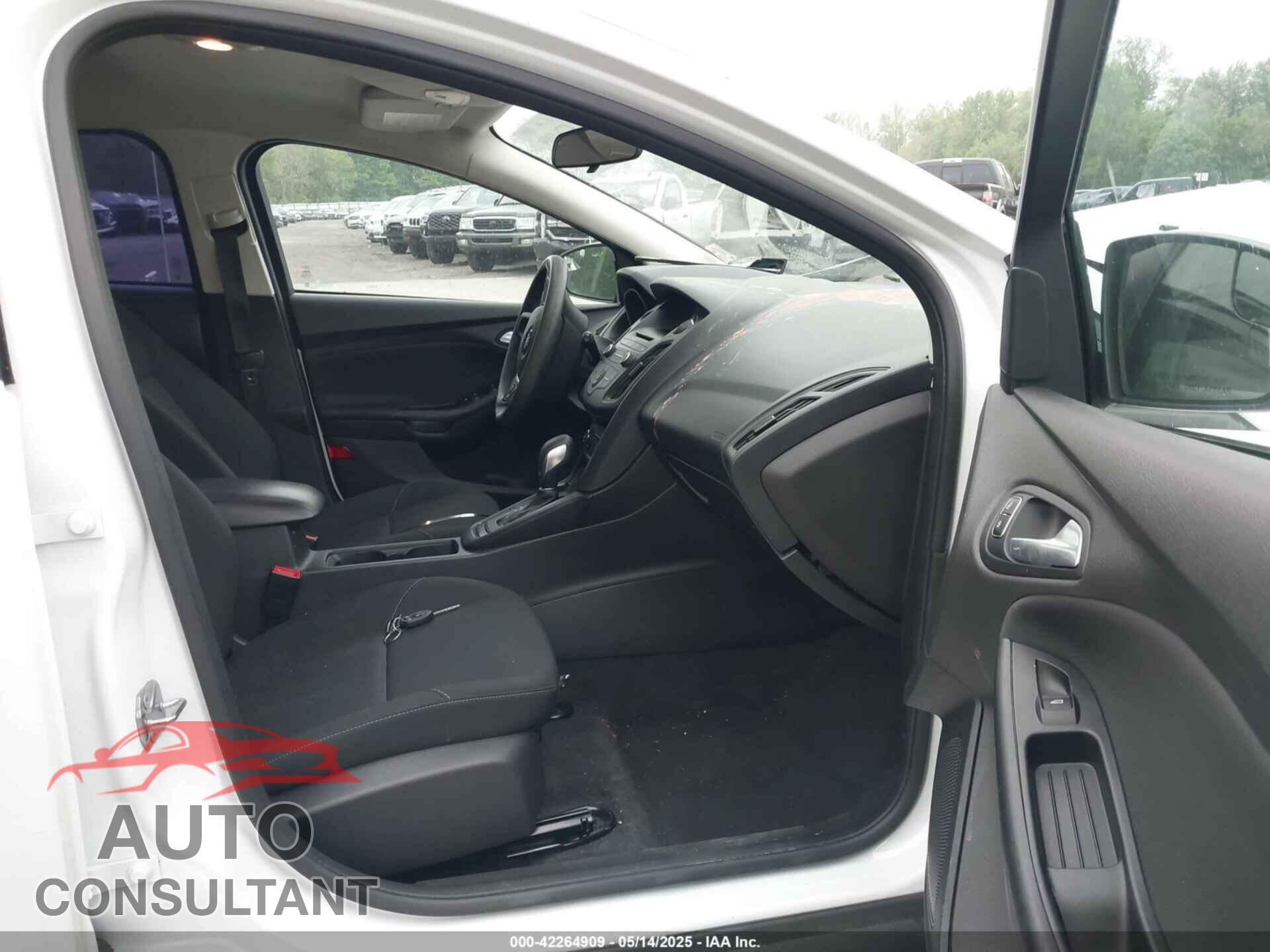 FORD FOCUS 2017 - 1FADP3K21HL233138