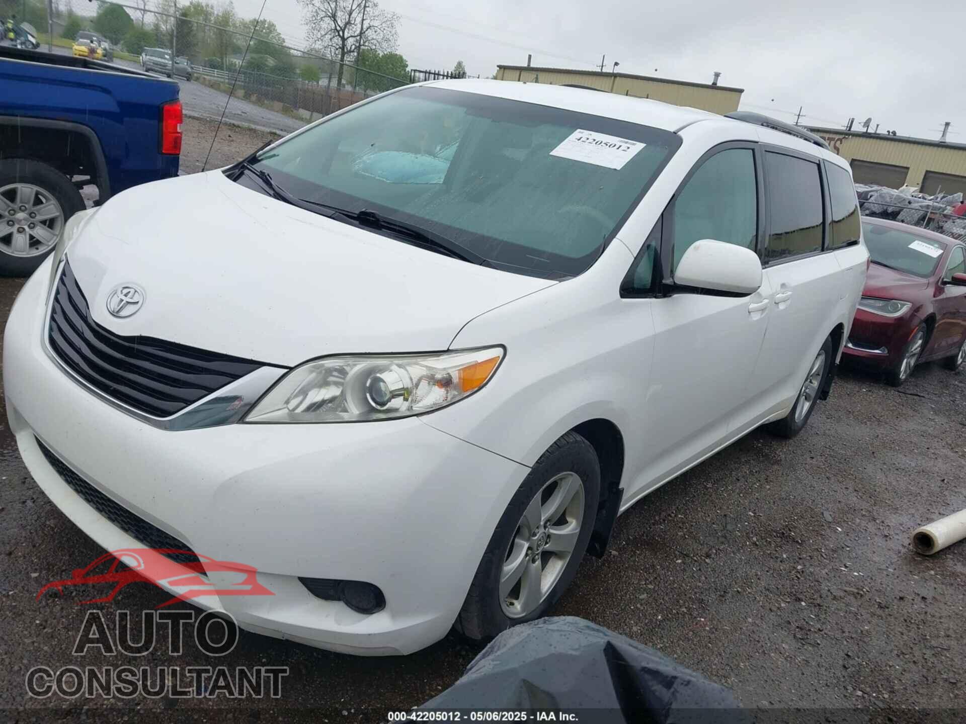 TOYOTA SIENNA 2012 - 5TDKK3DC3CS208853