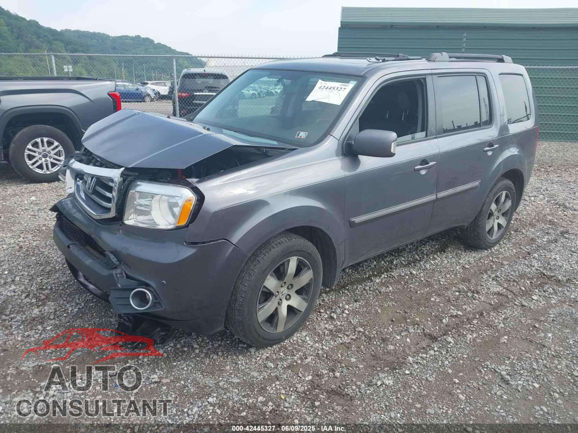 HONDA PILOT 2015 - 5FNYF4H9XFB015854