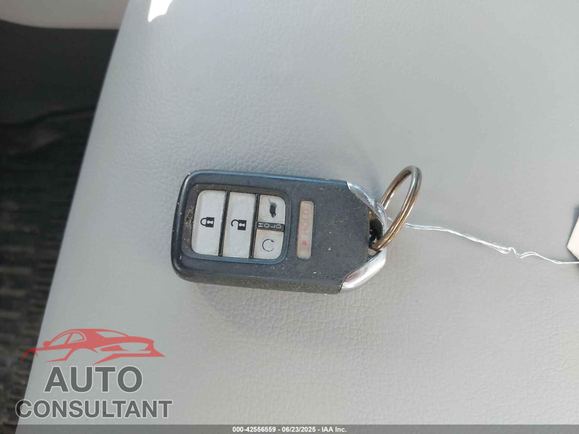 HONDA PILOT 2018 - 5FNYF6H68JB037653