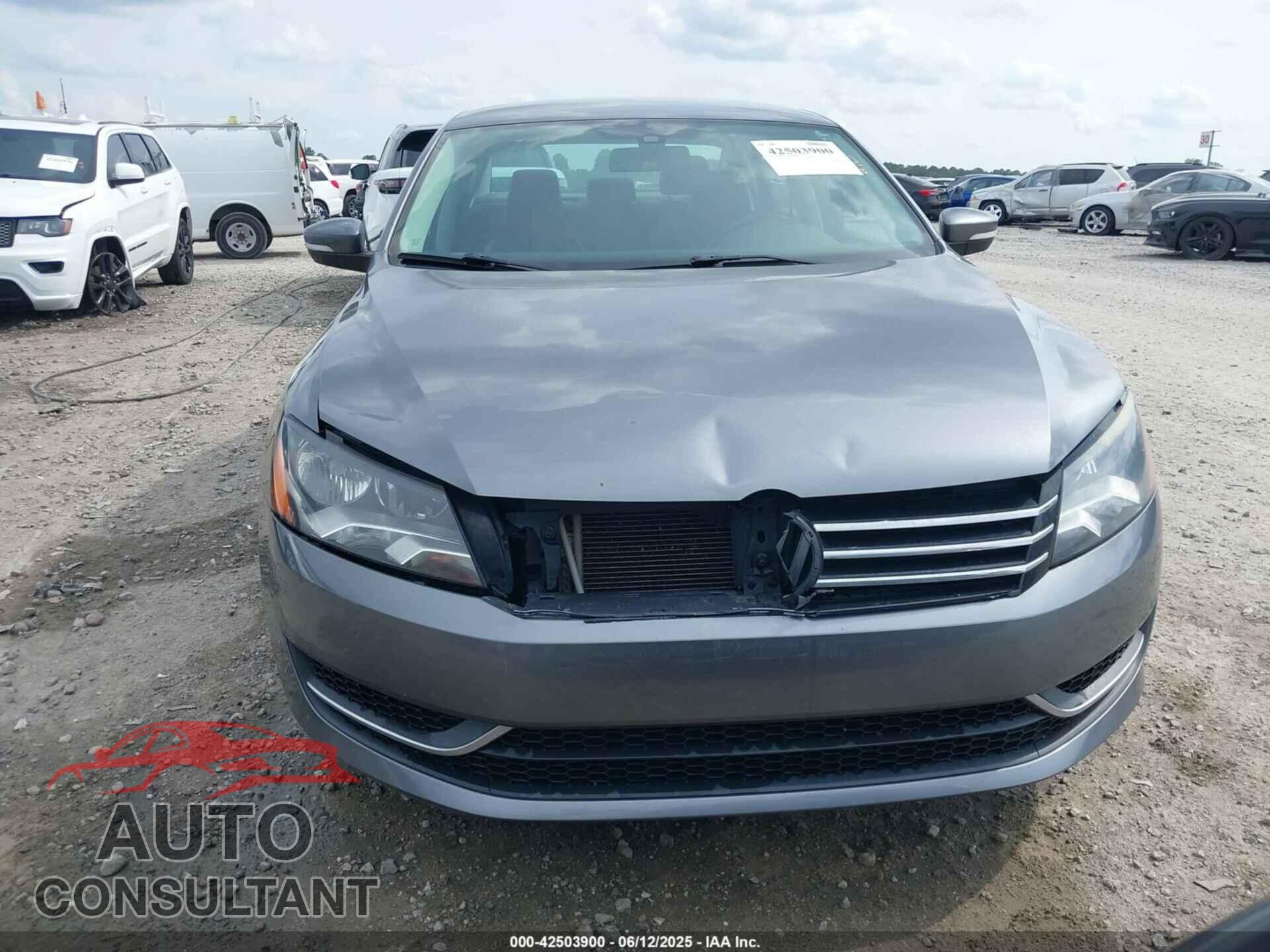 VOLKSWAGEN PASSAT 2015 - 1VWAT7A31FC016497