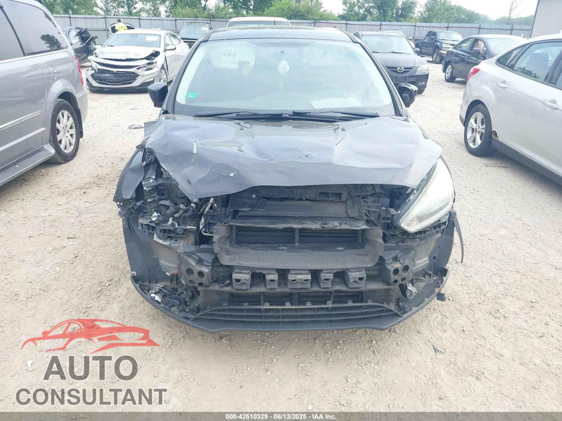 FORD FOCUS 2015 - 1FADP3N27FL229622