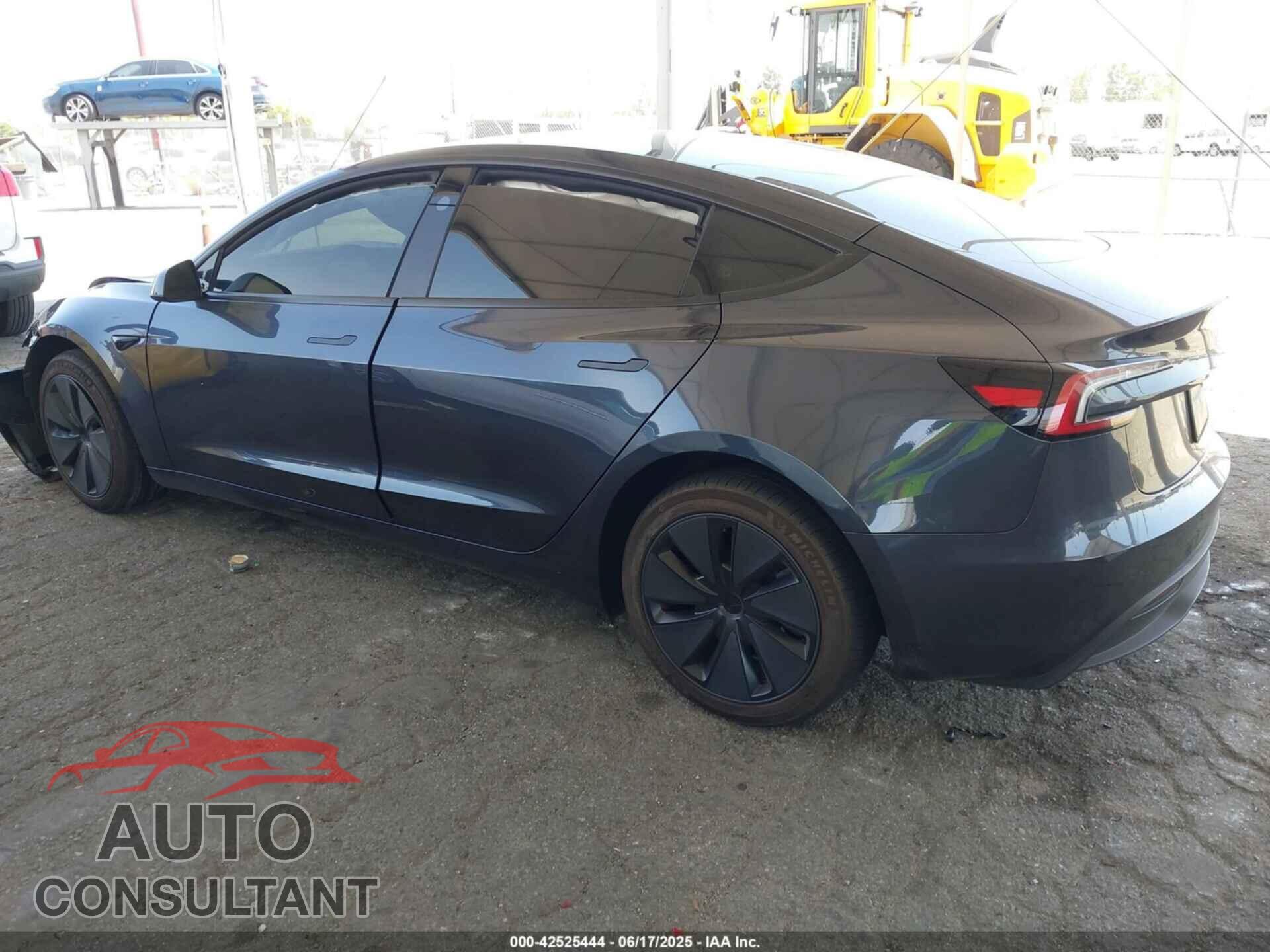 TESLA MODEL 3 2025 - 5YJ3E1EA5SF978214