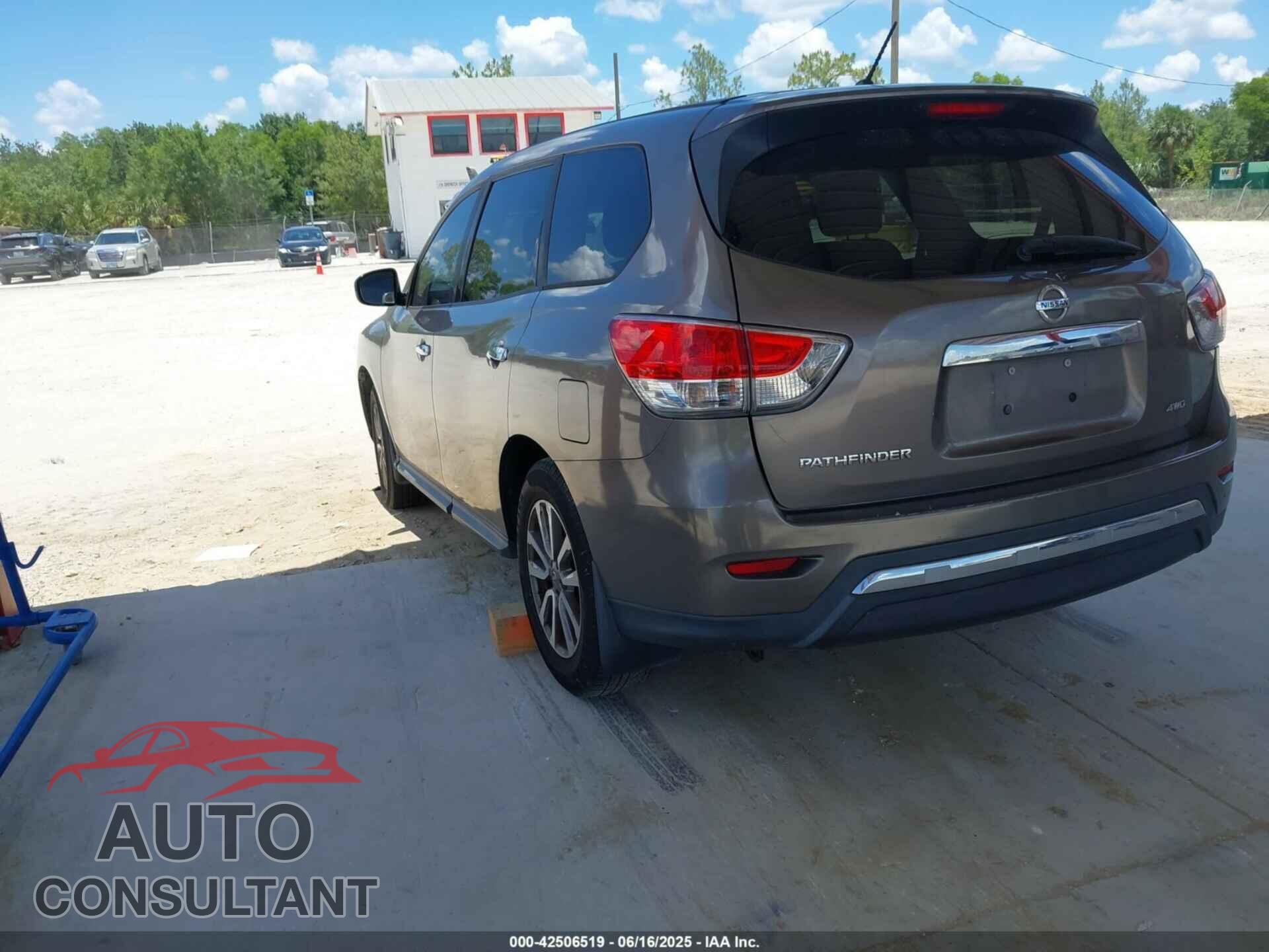 NISSAN PATHFINDER 2014 - 5N1AR2MM5EC617446