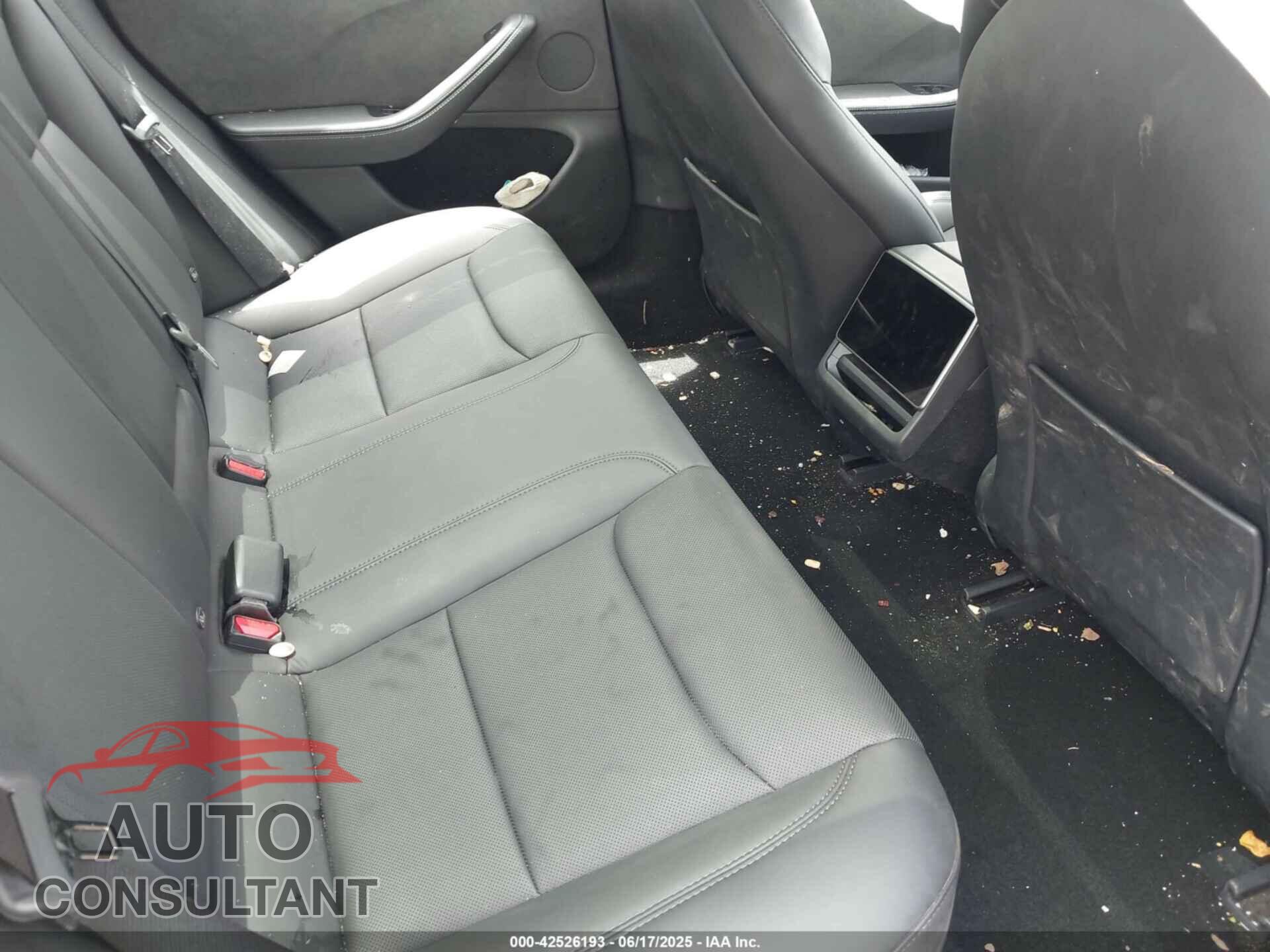 TESLA MODEL 3 2024 - 5YJ3E1EB6RF816935