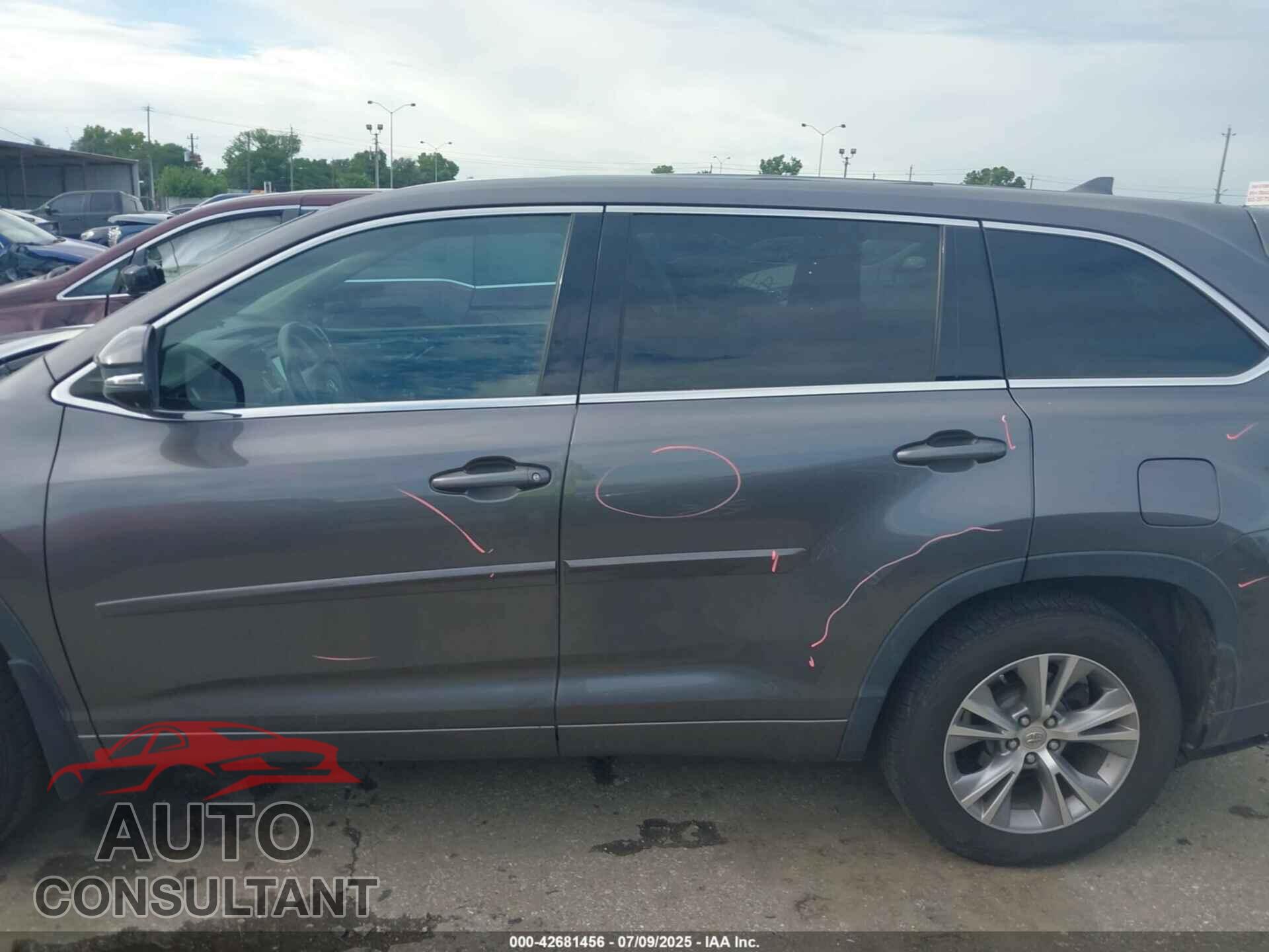 TOYOTA HIGHLANDER 2015 - 5TDBKRFH1FS171978