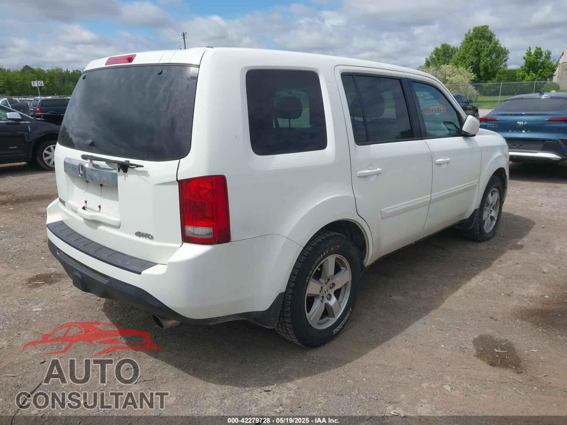 HONDA PILOT 2015 - 5FNYF4H50FB010515