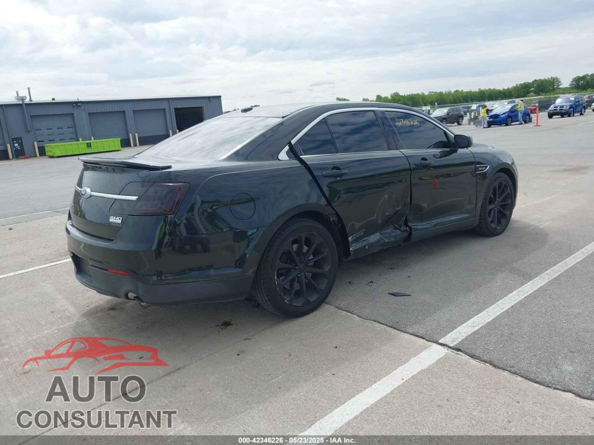 FORD TAURUS 2015 - 1FAHP2KT2FG156841