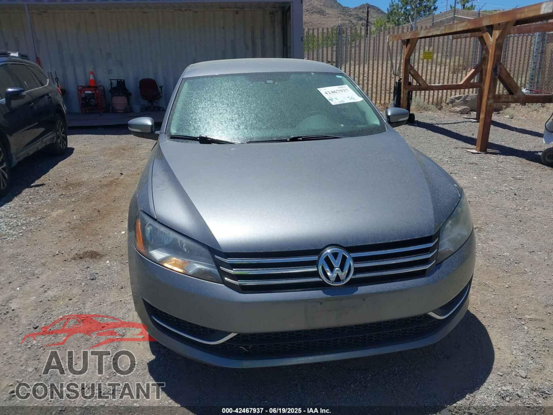 VOLKSWAGEN PASSAT 2015 - 1VWAT7A31FC061102