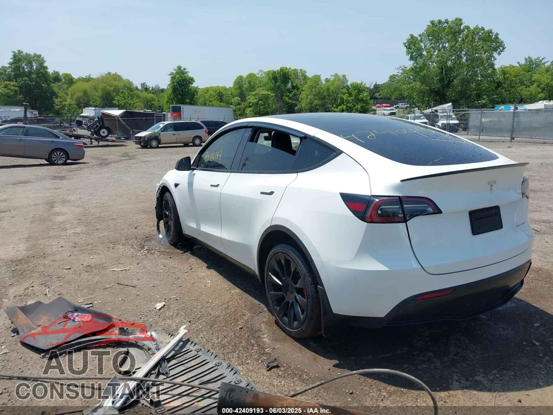 TESLA MODEL Y 2023 - 7SAYGDEE2PF747091