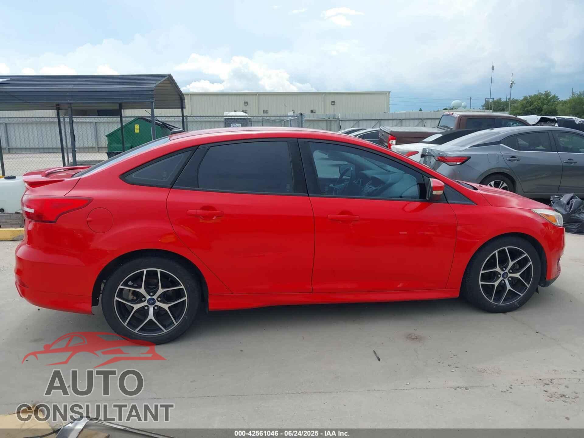 FORD FOCUS 2015 - 1FADP3F29FL384655