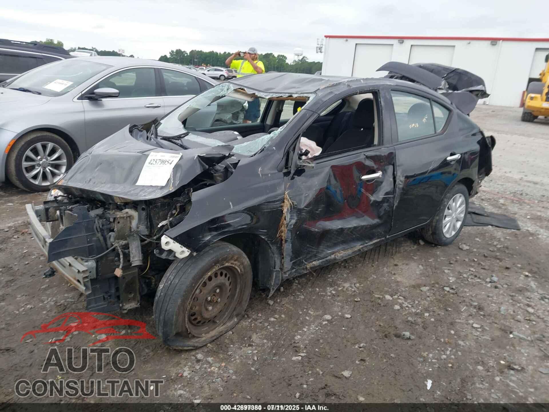 NISSAN VERSA 2017 - 3N1CN7AP1HL822407