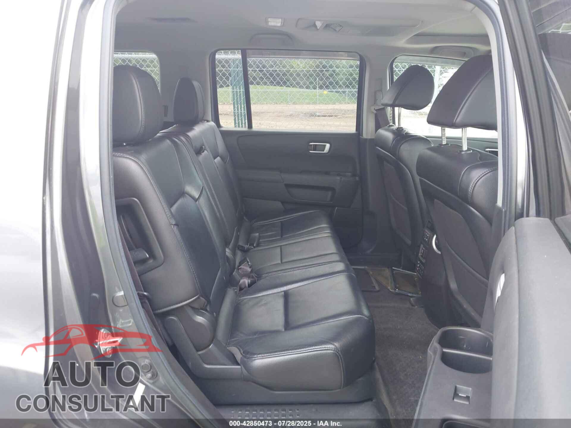 HONDA PILOT 2013 - 5FNYF4H64DB002553