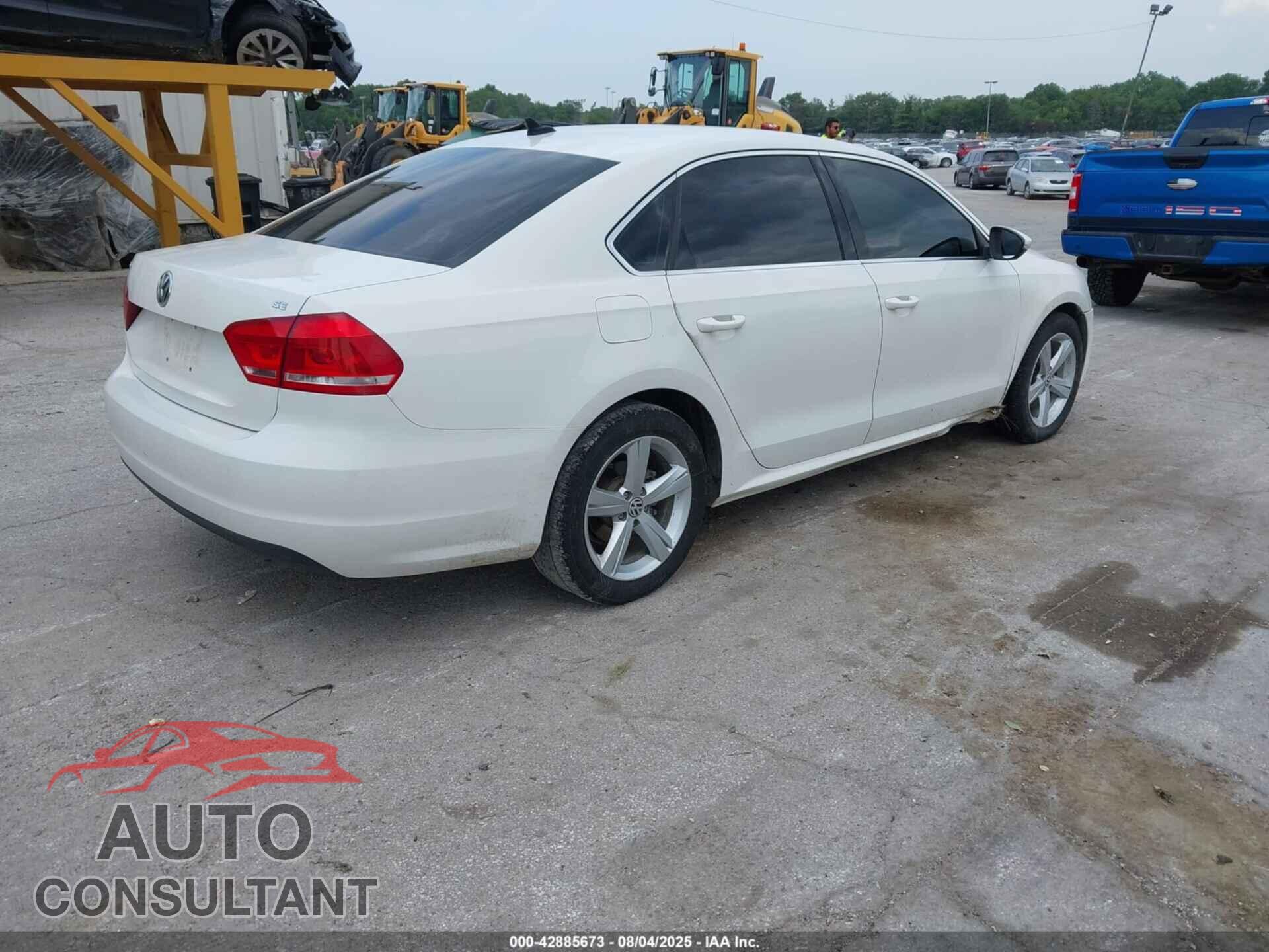 VOLKSWAGEN PASSAT 2012 - 1VWBP7A38CC102667