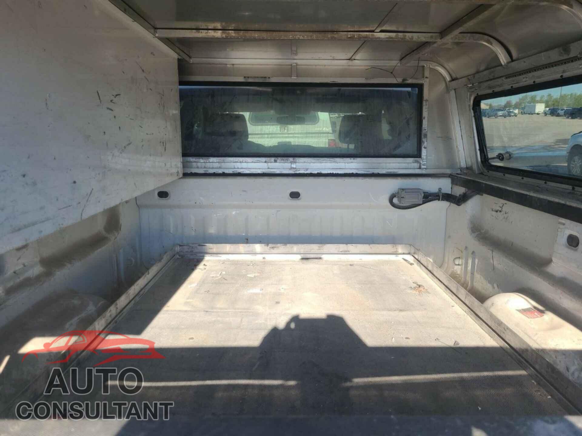 CHEVROLET SILVERADO 2019 - 2GC2KREG8K1187394
