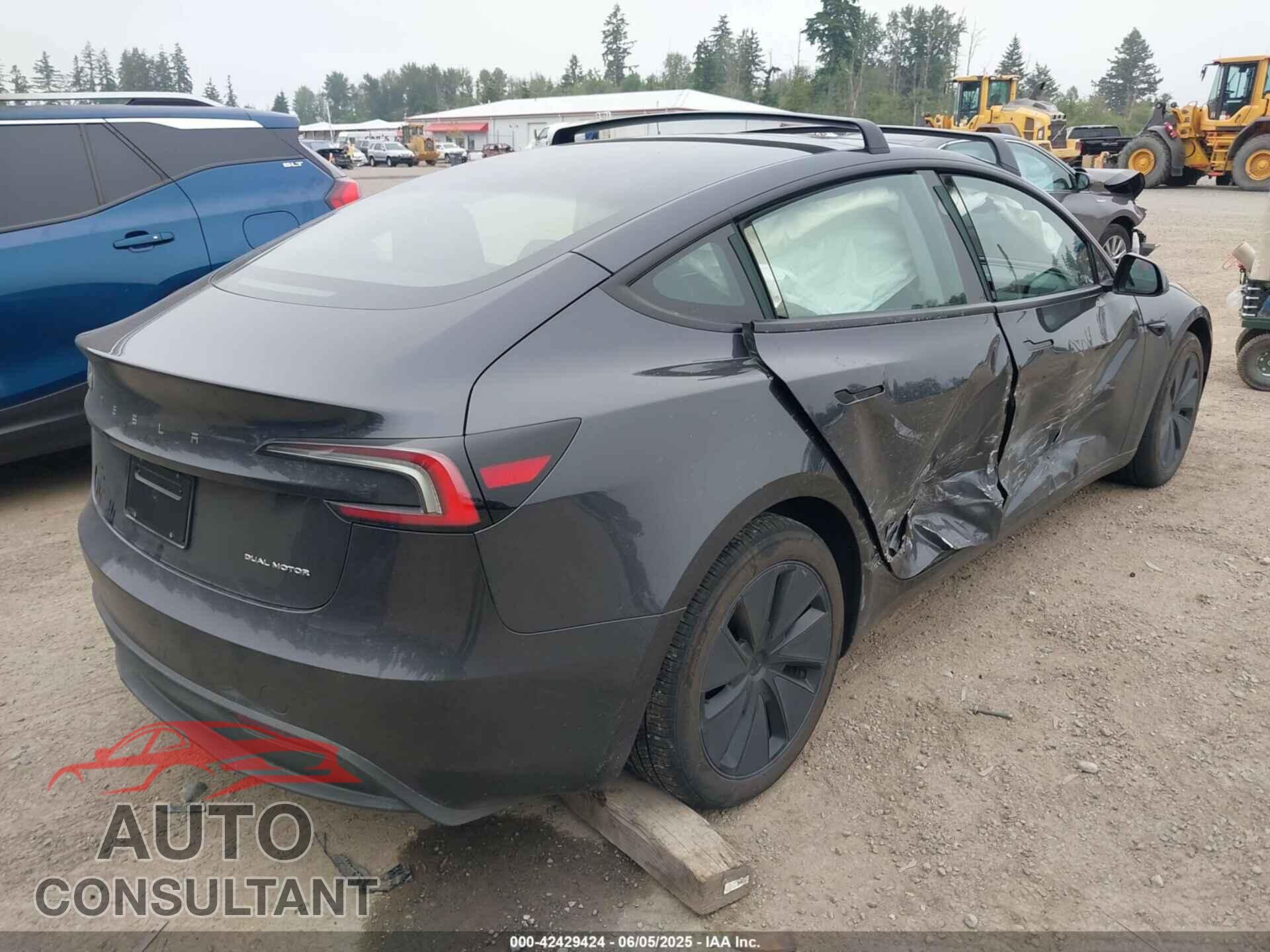 TESLA MODEL 3 2024 - 5YJ3E1EB9RF835057