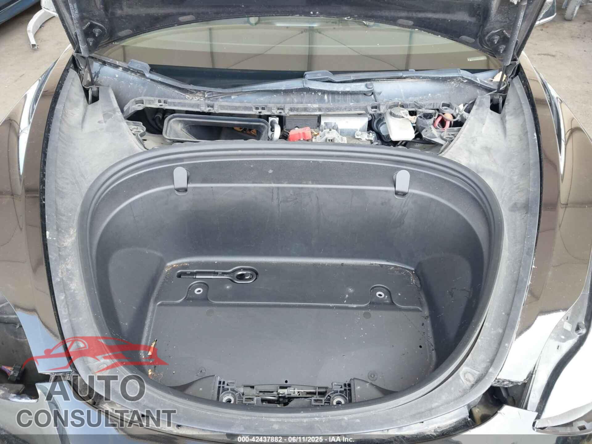 TESLA MODEL 3 2018 - 5YJ3E1EA5JF109014
