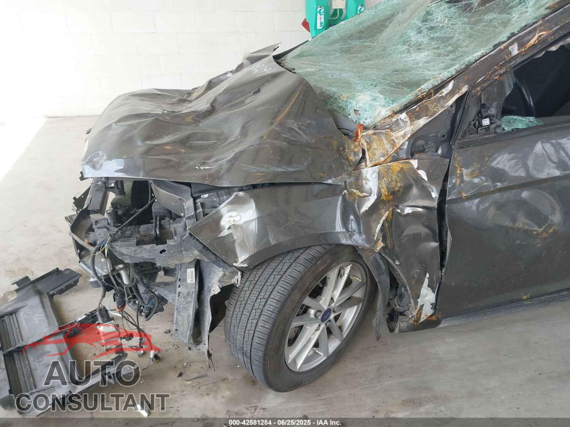 FORD FOCUS 2016 - 1FADP3K2XGL238417