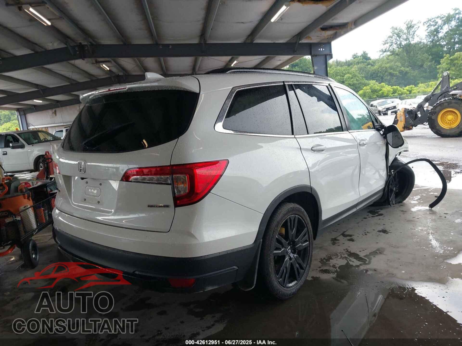 HONDA PILOT 2021 - 5FNYF5H20MB011933