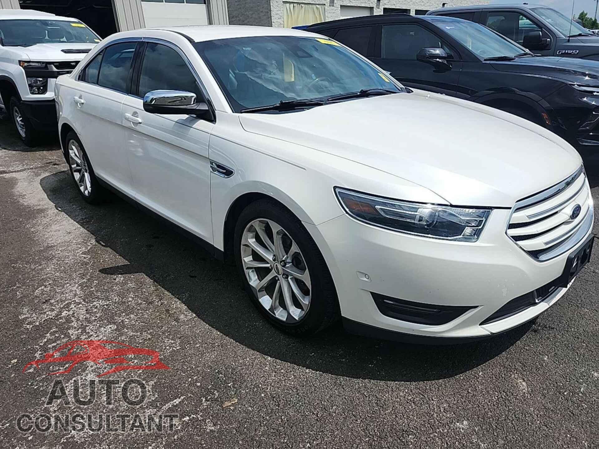 FORD TAURUS 2018 - 1FAHP2F80JG113405